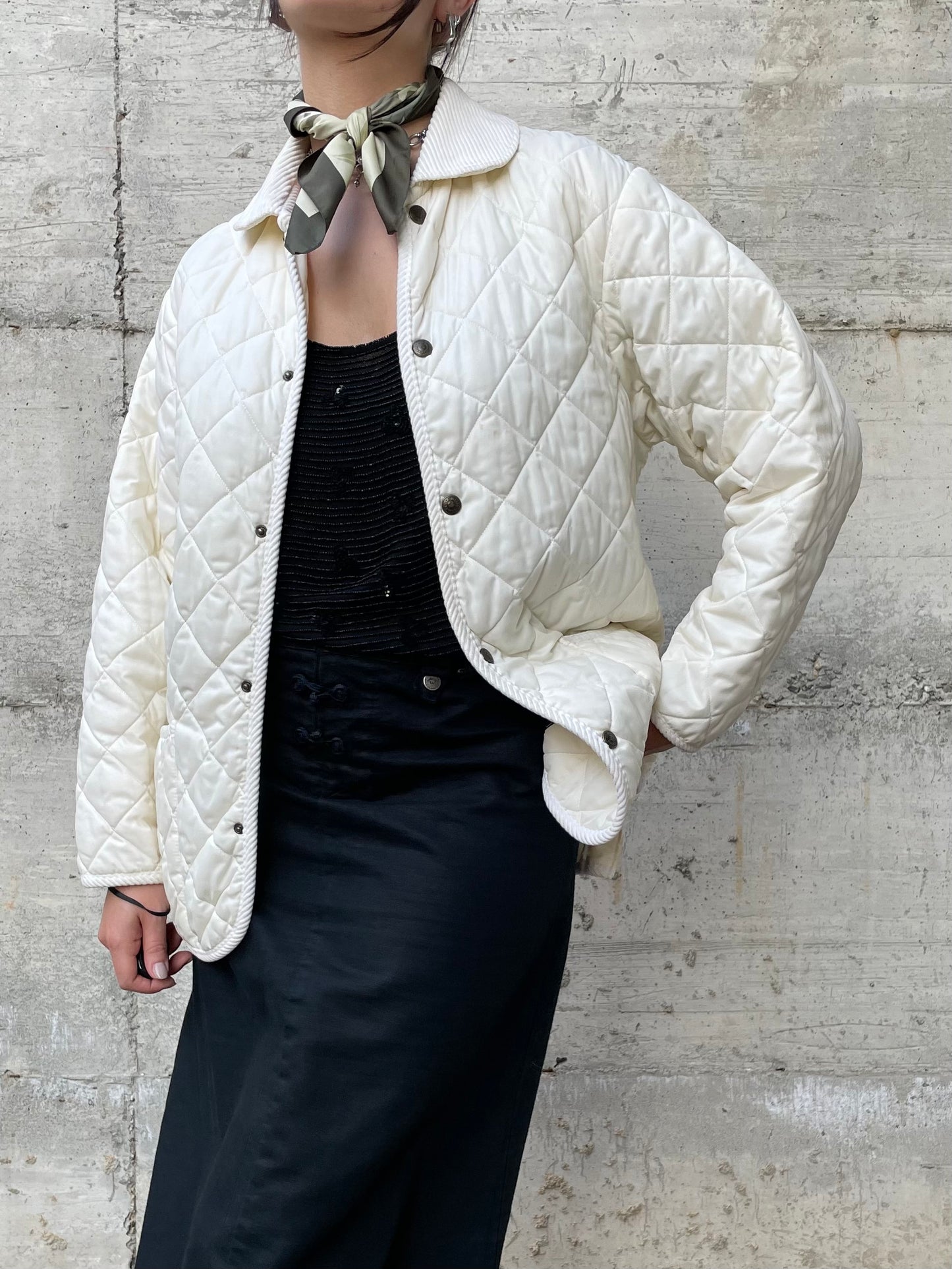 Husky trapuntato bianco con colletto in velluto - M