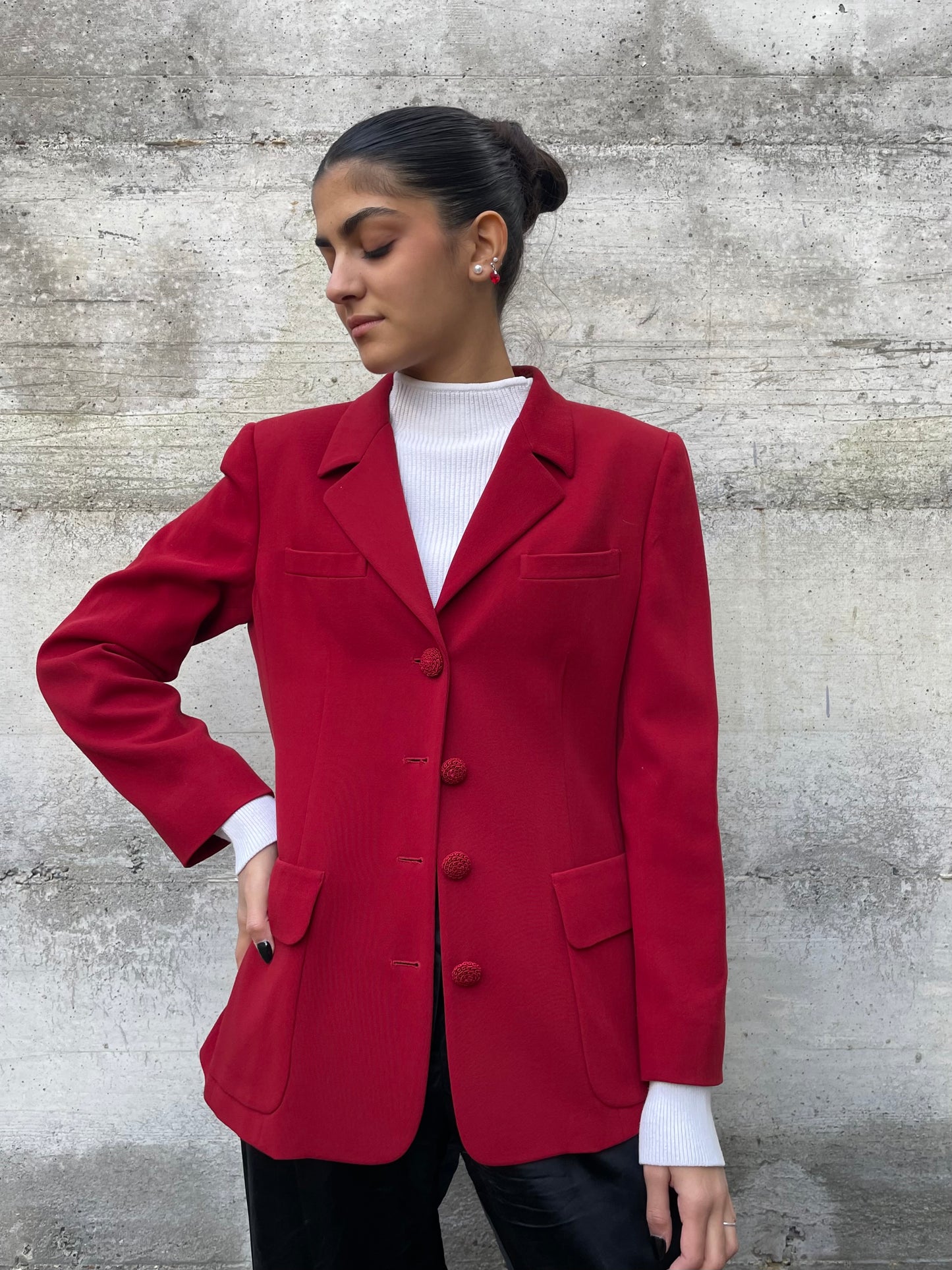 Blazer donna sartoriale ciliegia con bottoni lavorati