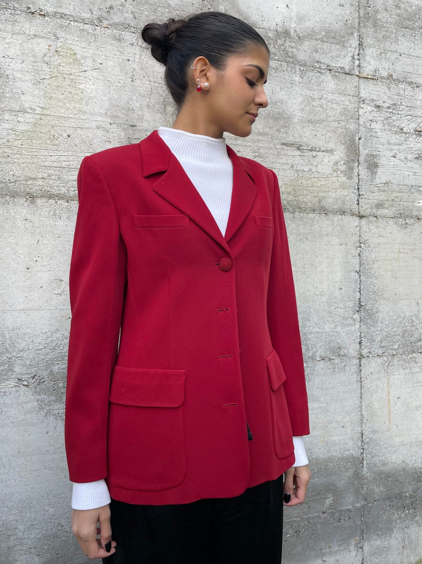 Blazer donna sartoriale ciliegia con bottoni lavorati