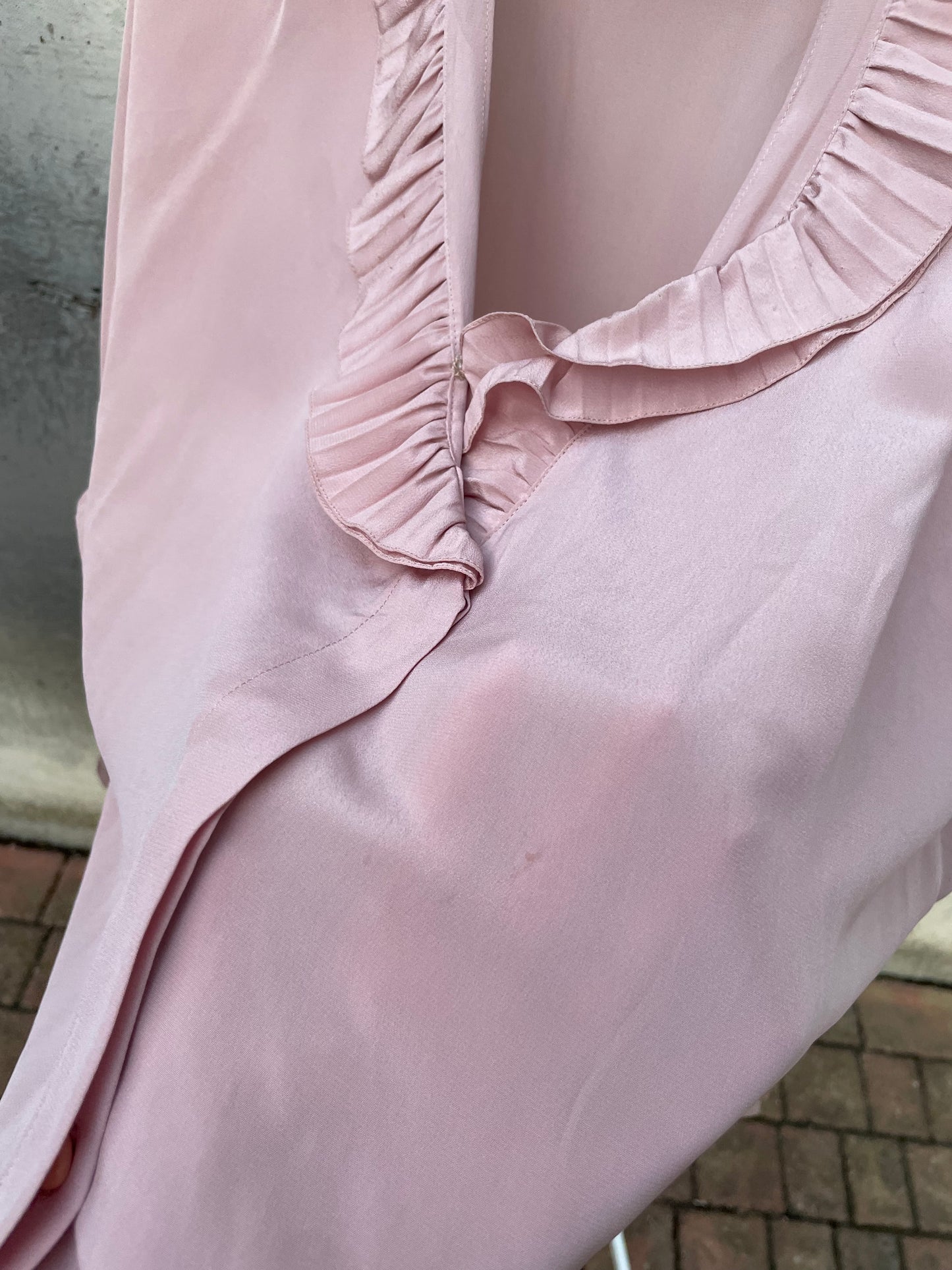 Blusa 100% seta scollo a V e balze, rosa antico, taglia L