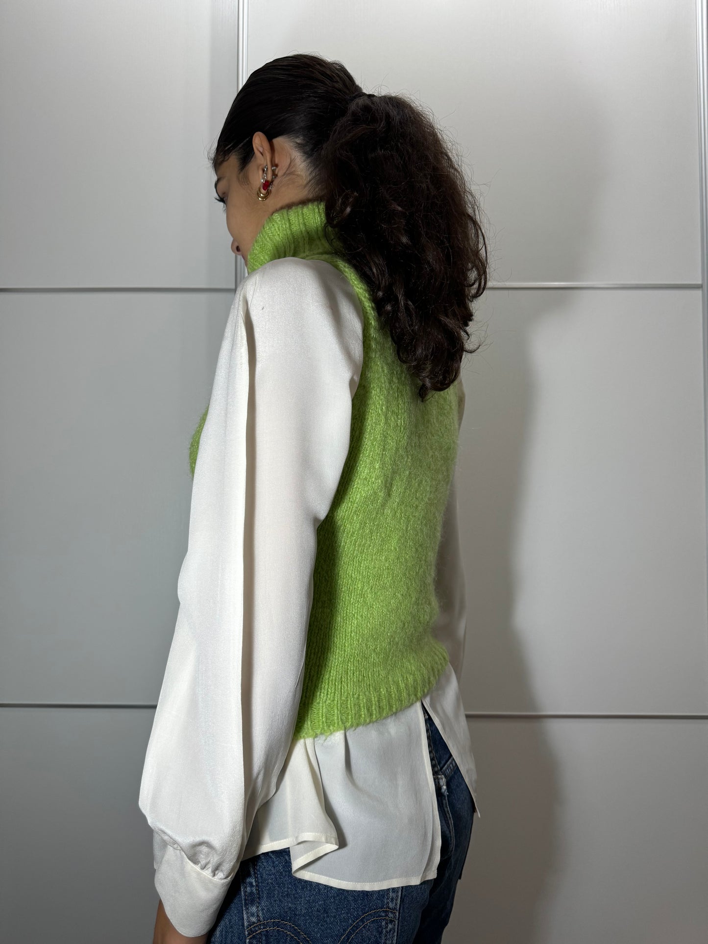 Gilet a collo alto crochet verde mela, misto kid mohair