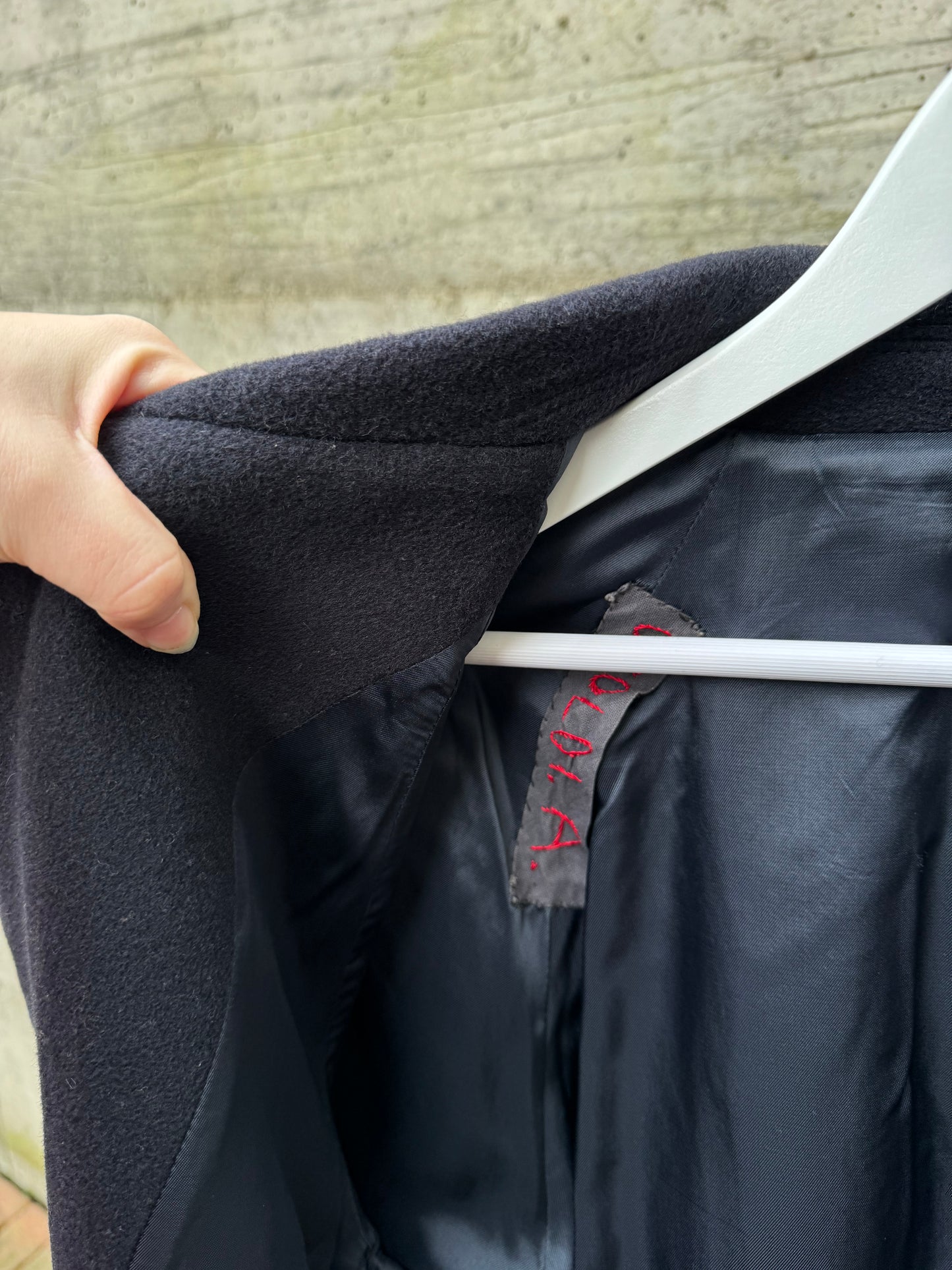 Cappotto corto sartoriale blu notte in pura lana vergine