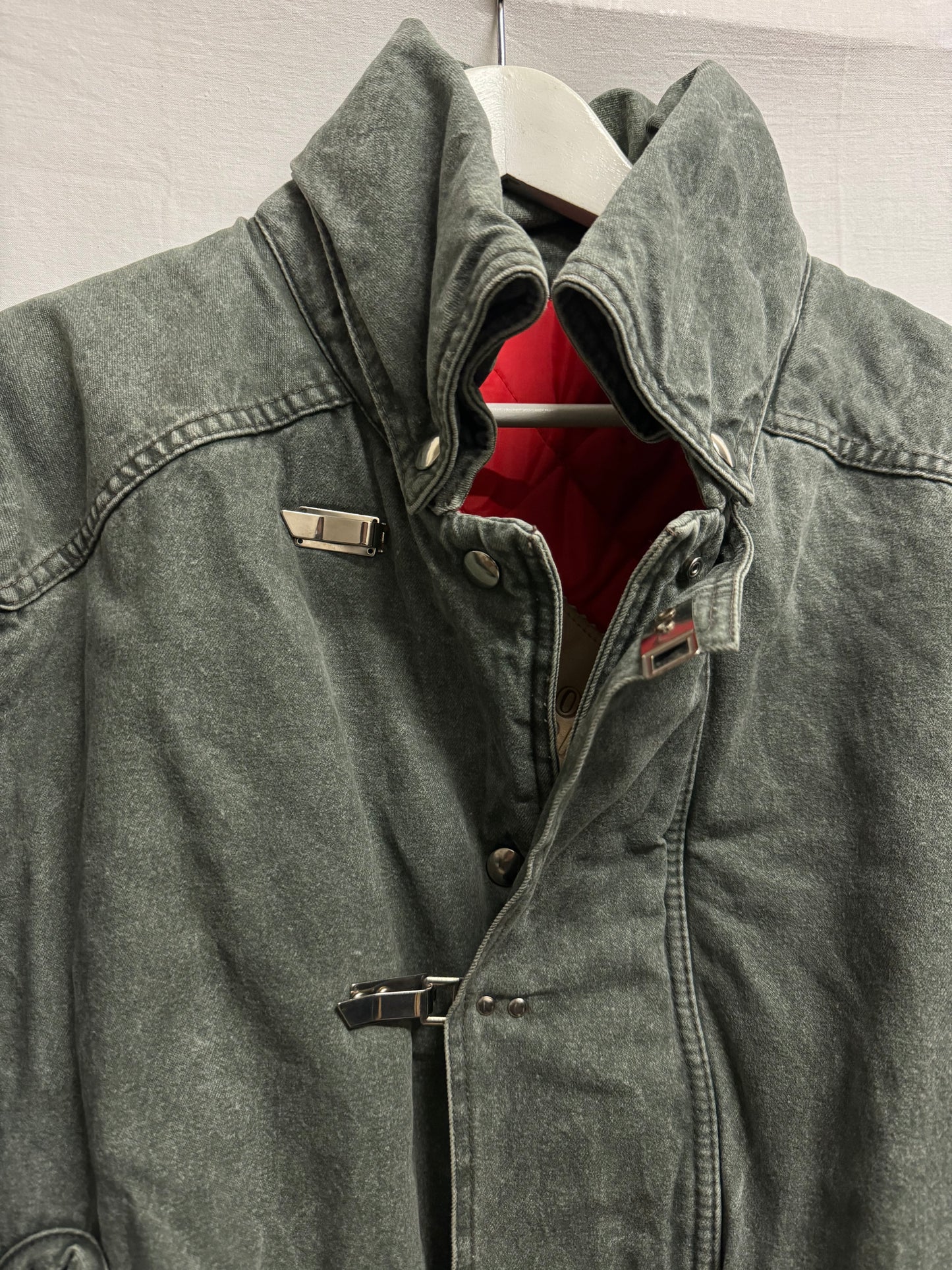 Bomber unisex trapuntato anni 80, in denim grigio con fodera rossa
