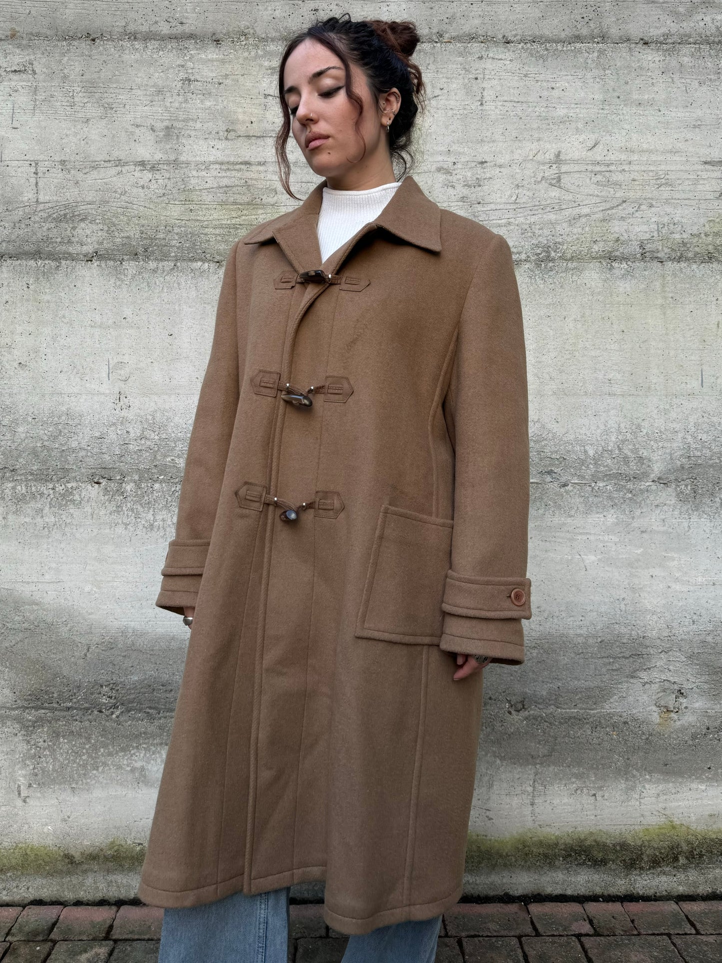 Cappotto donna cammello con alamari in lana vergine