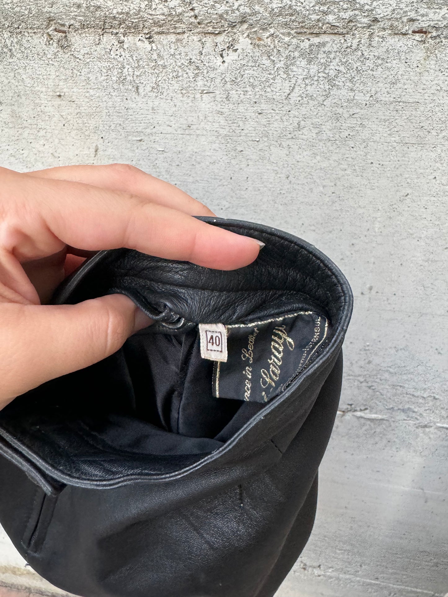 Minigonna in vera pelle, taglia 40it