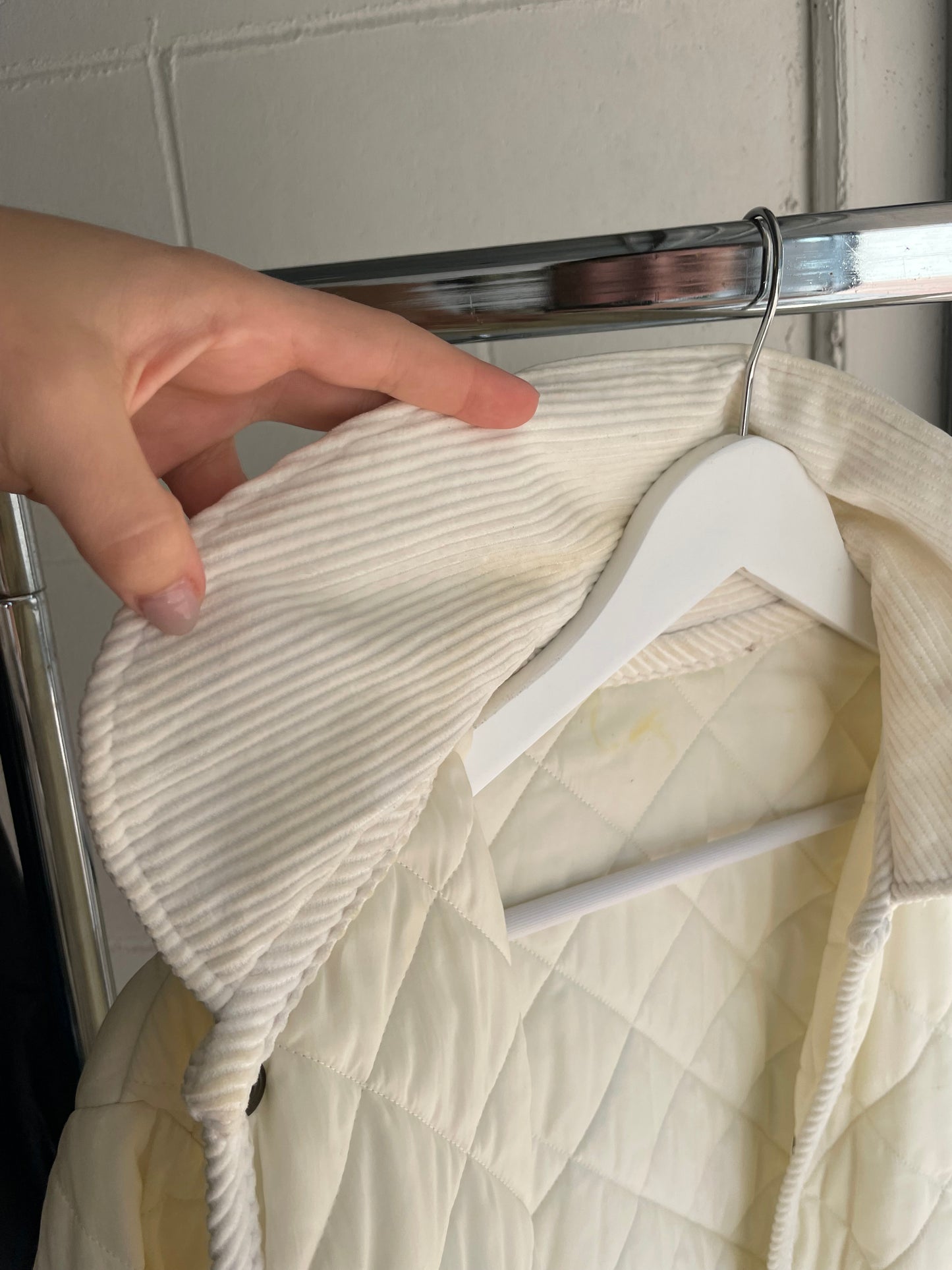 Husky trapuntato bianco con colletto in velluto - M