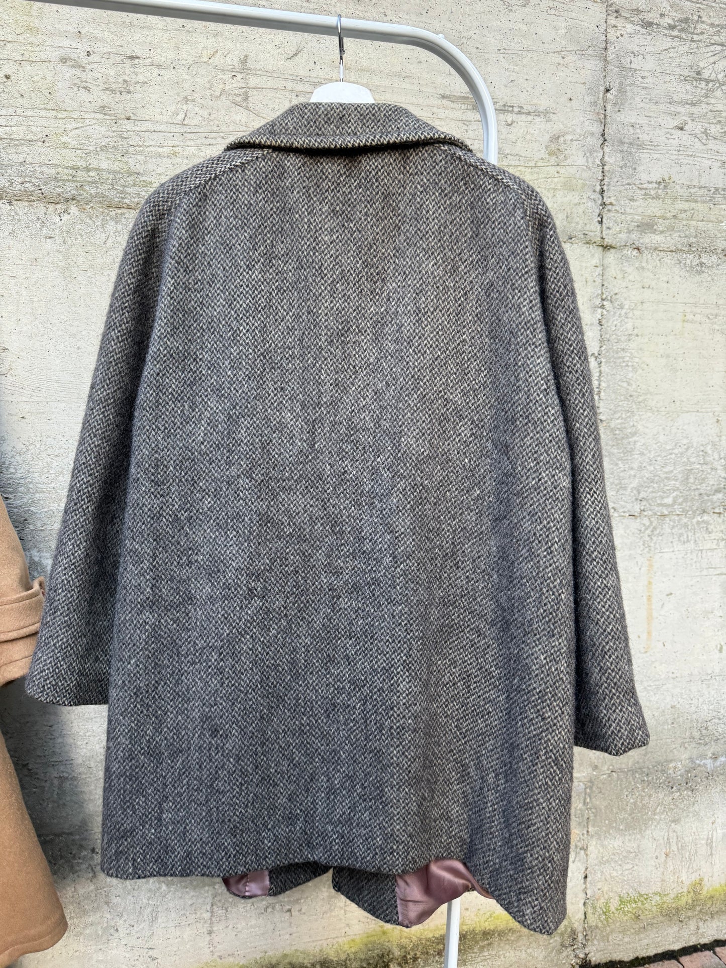 Cappotto corto sartoriale grigio spigato in pura lana vergine