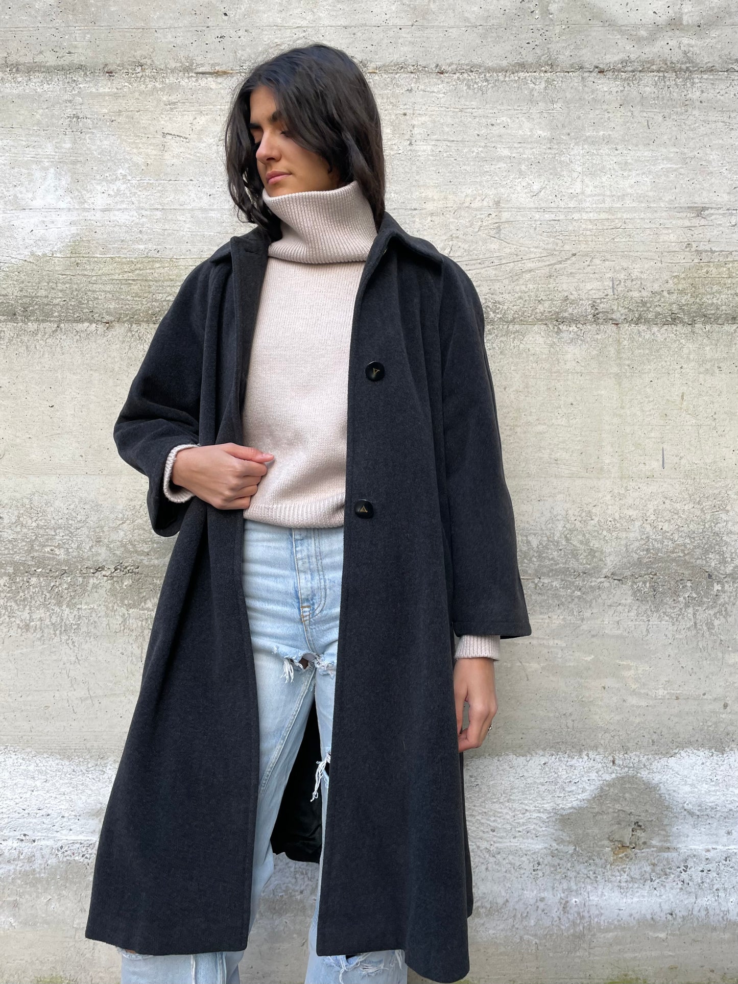 Cappotto sartoriale monopetto grigio scuro 100% lana vergine, in rara taglia 42it