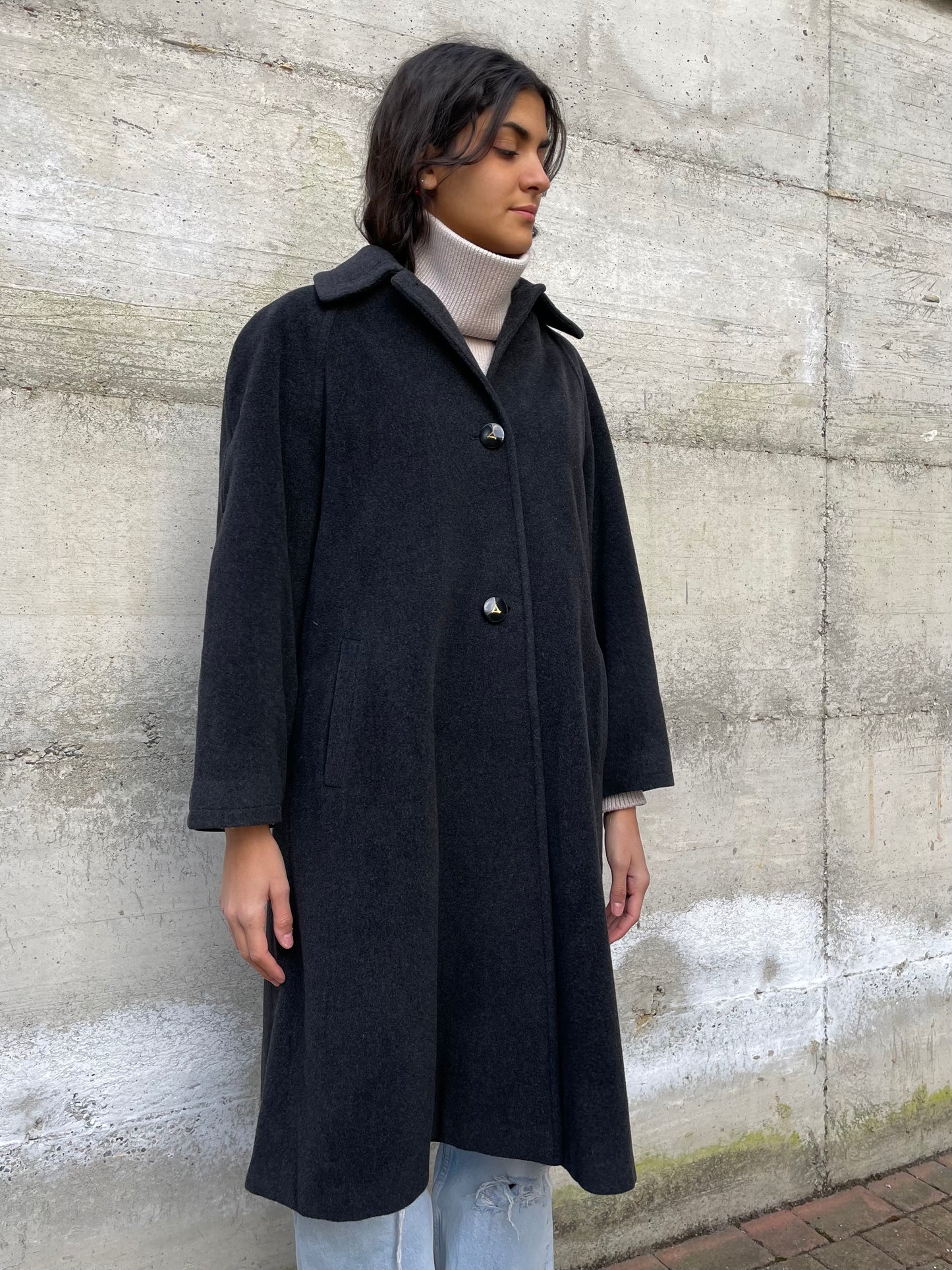 Cappotto sartoriale monopetto grigio scuro 100% lana vergine, in rara taglia 42it