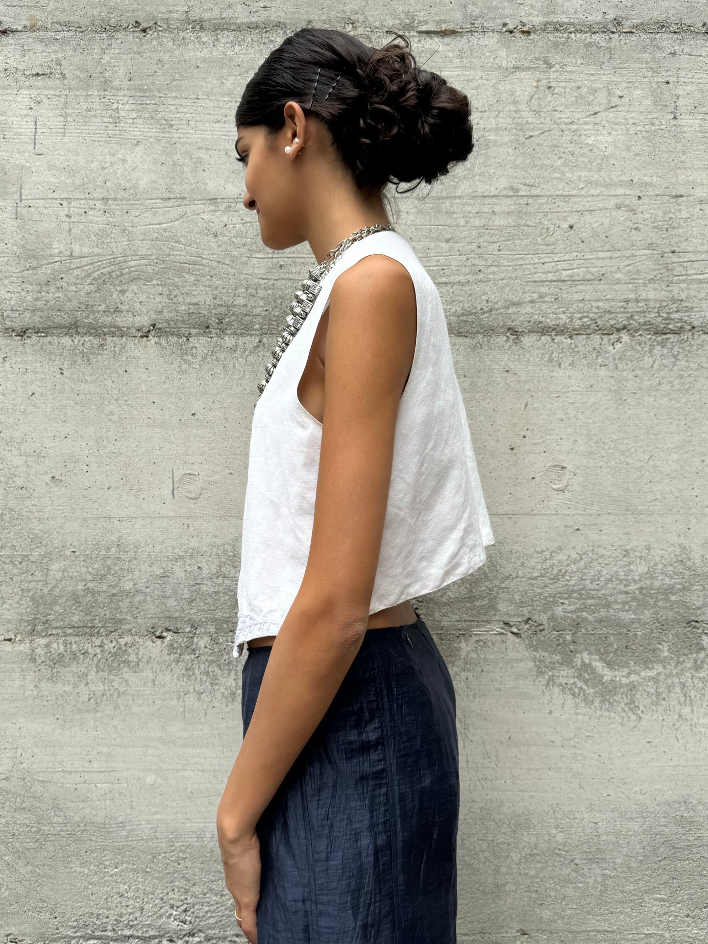 Gilet sartoriale in lino ricamato a mano, taglia M