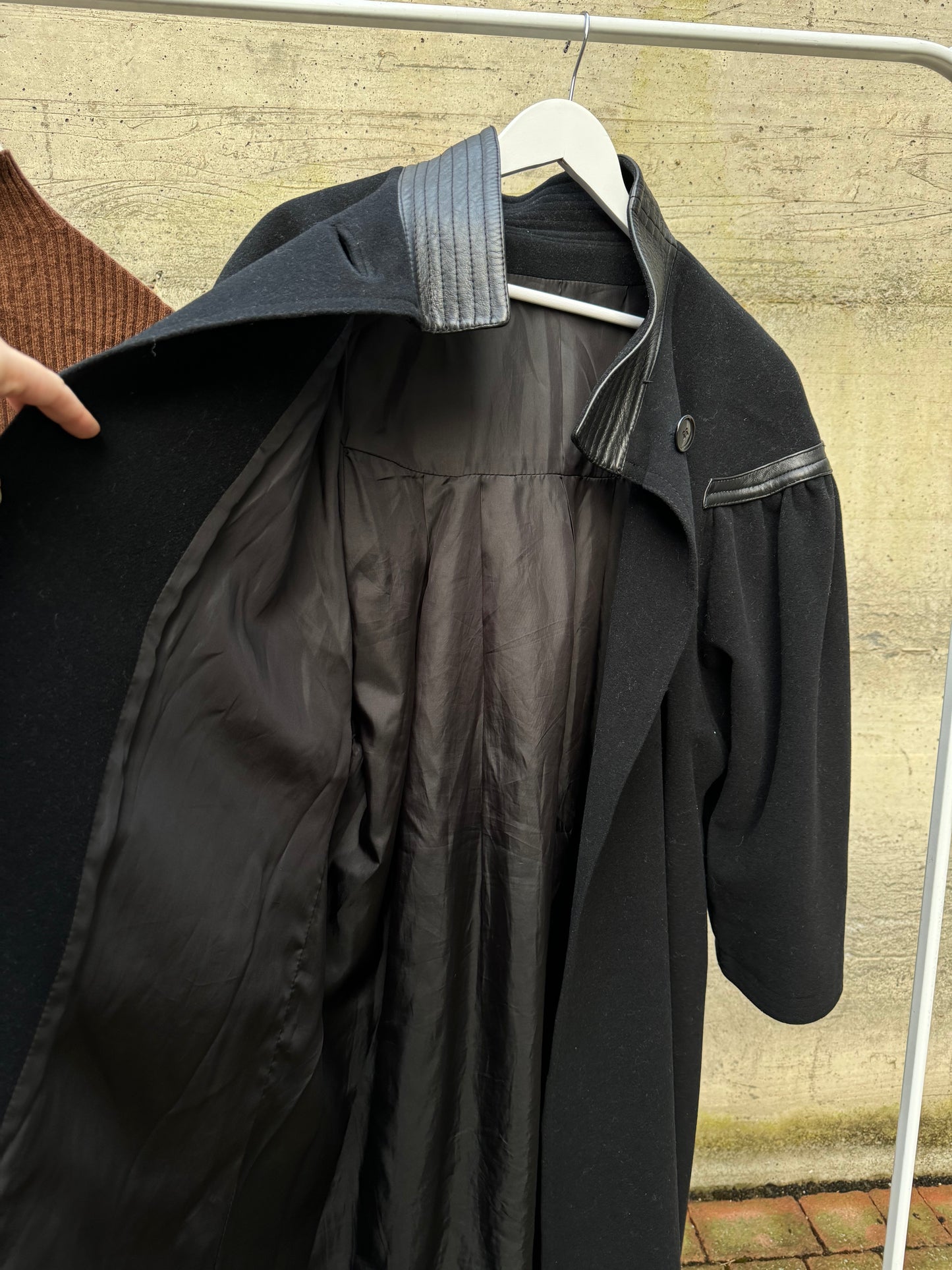 Cappotto a mantella 80s sartoriale 100% lana, con inserti in nappa