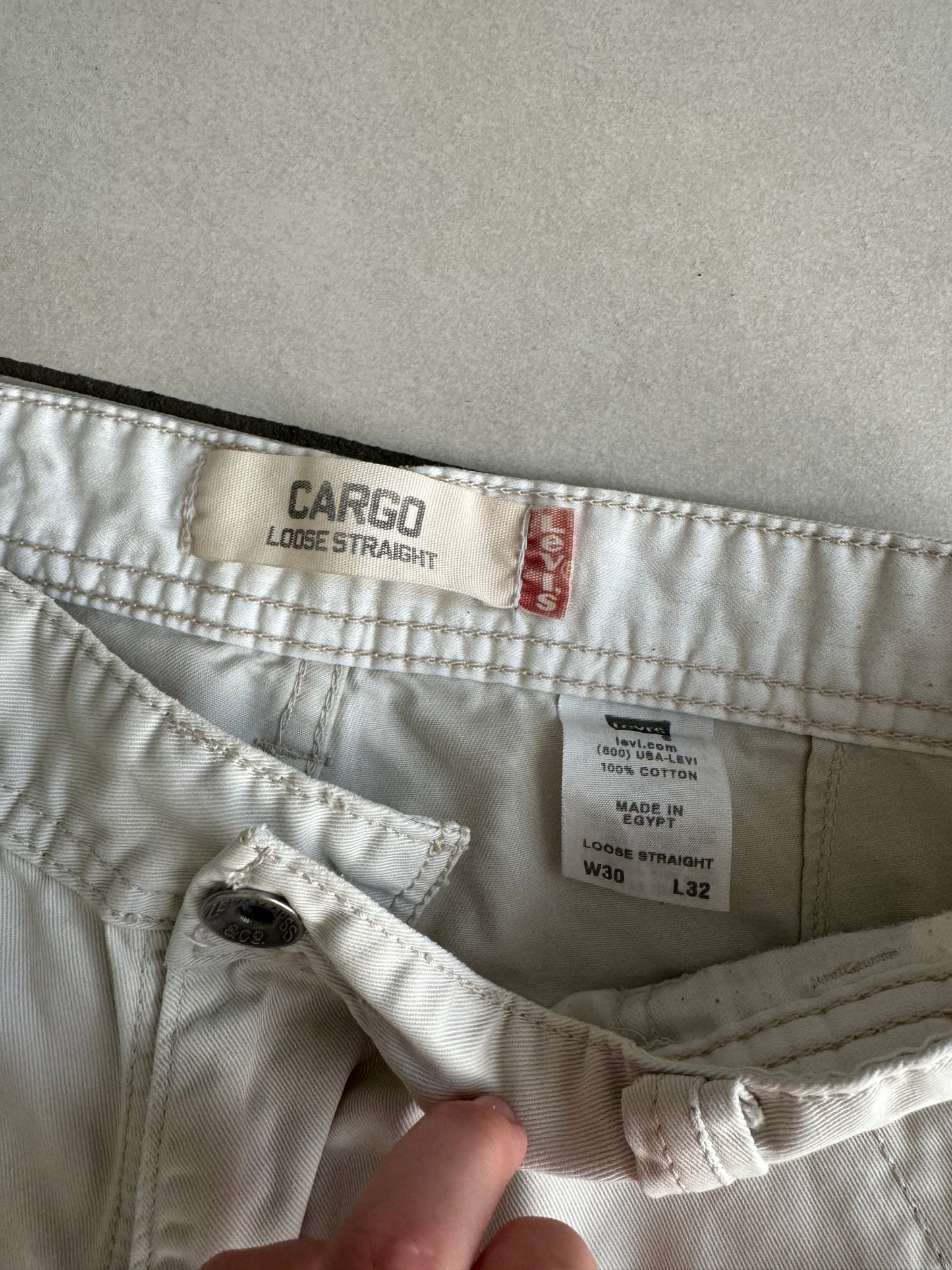 Levi’s cargo loose straight W30 L32