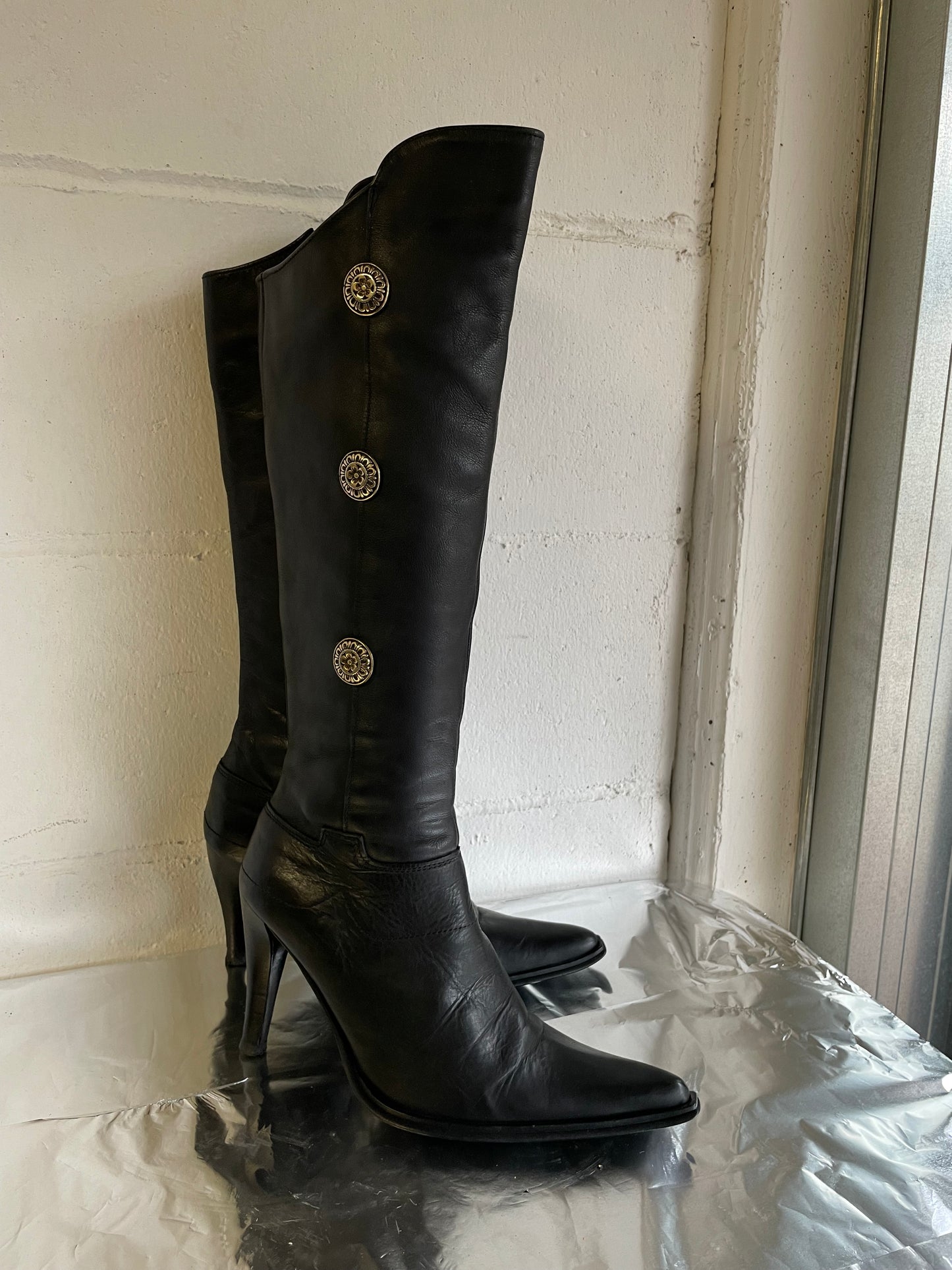 EU 37 - Stivale vintage vera pelle nero al ginocchio, tacco 8cm