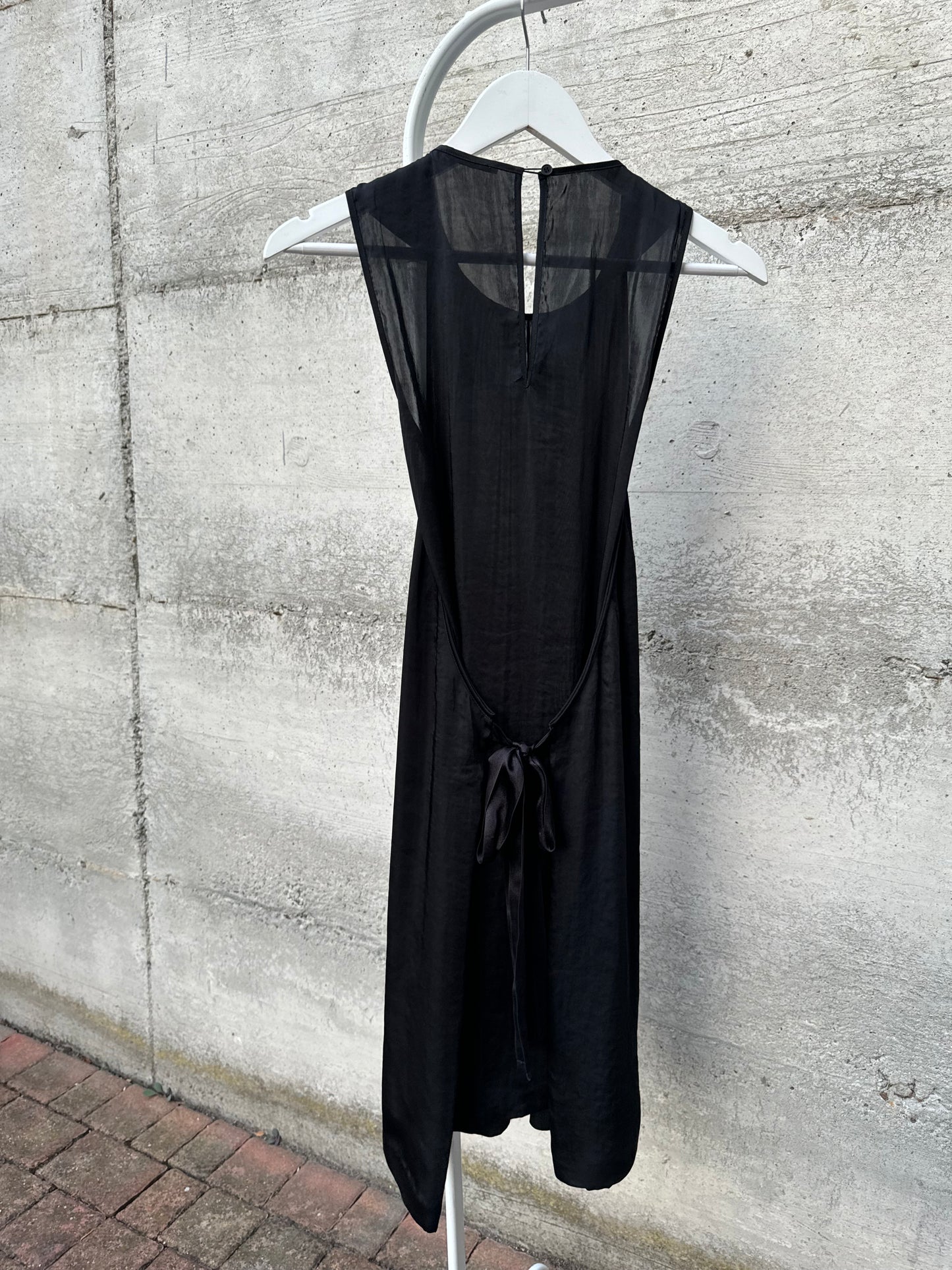 Abitino satinato nero, taglia M