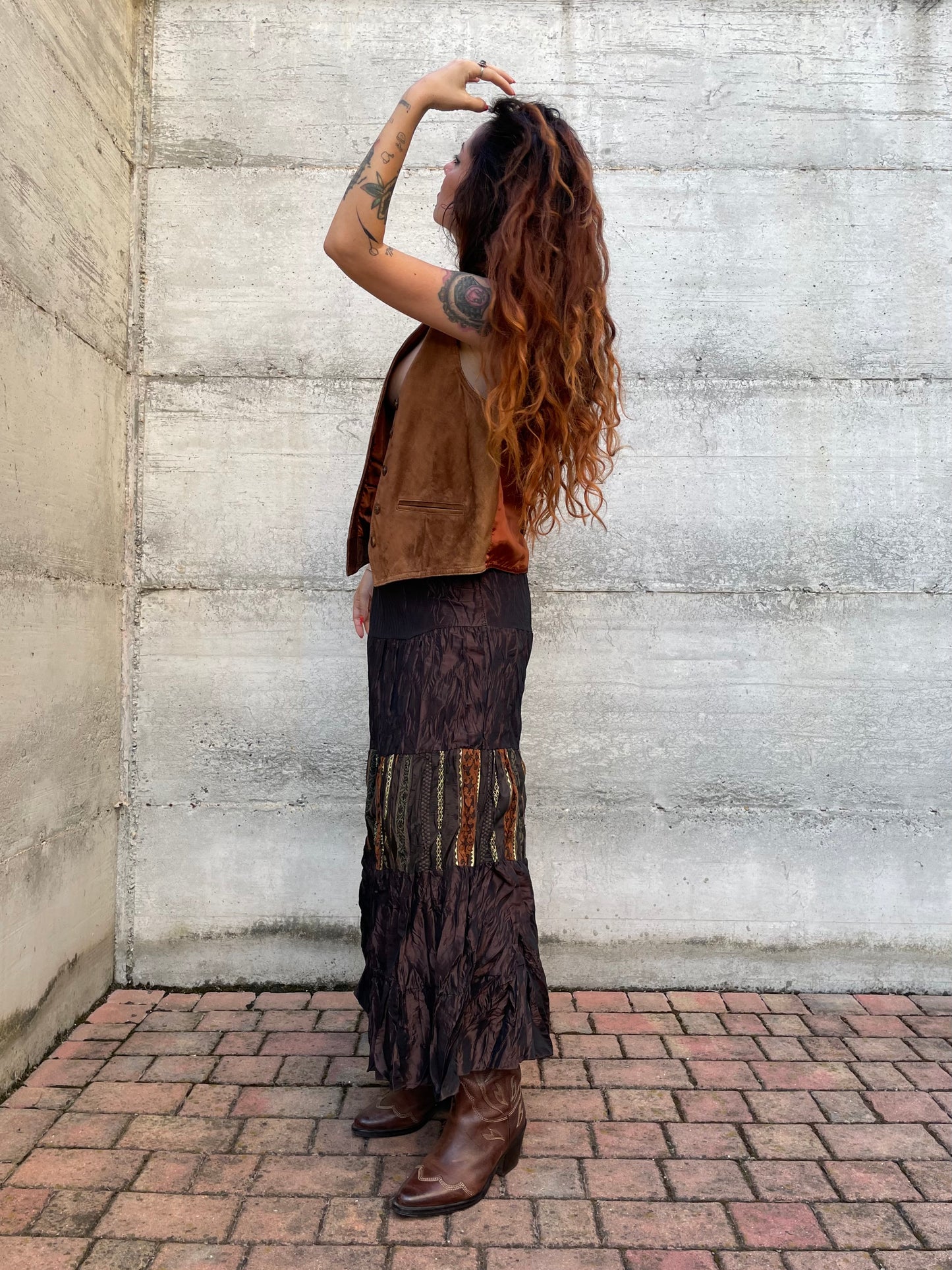 Gonna lunga marrone increspata con inserto etnico, taglia M