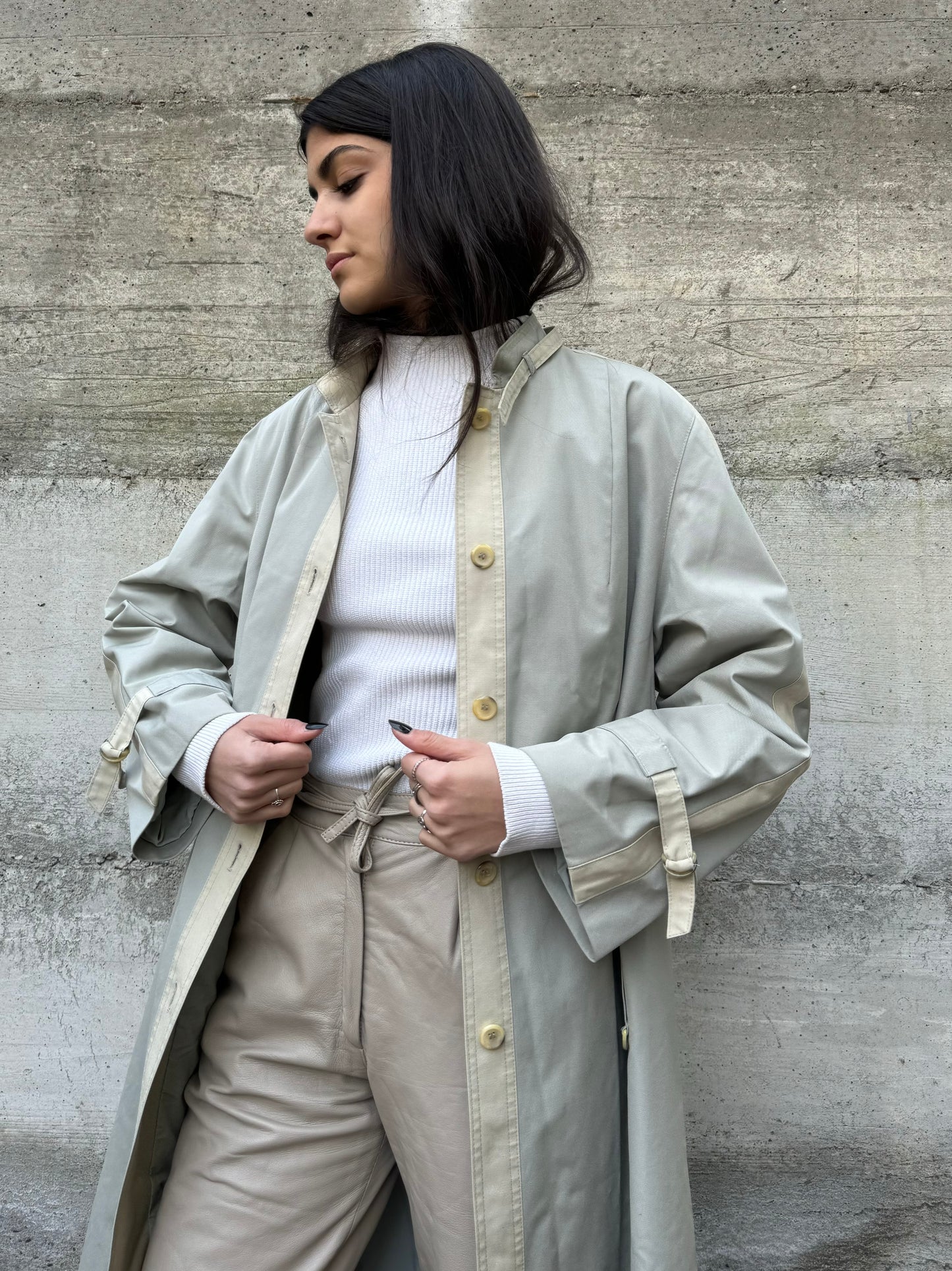 Trenchcoat monopetto sartoriale ghiaccio con collo alla coreana, in misto cotone, tessuti NINO