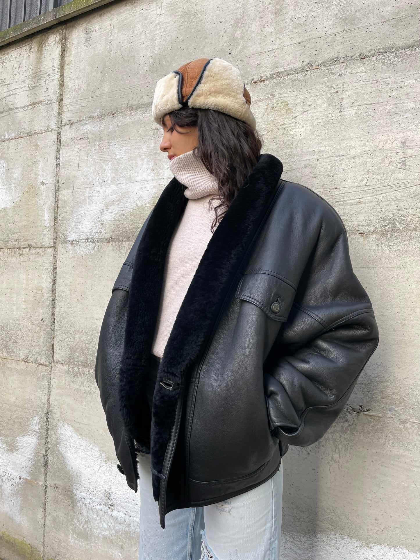 Montone originale Shearling modello bomber, esterno in pelle e interno a pelo raso