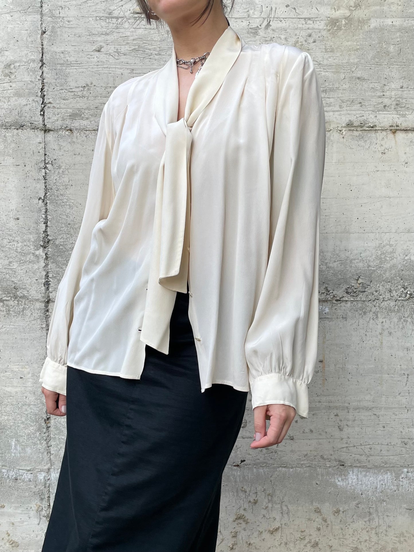 Camicia sartoriale 100% seta panna - nodo frontale