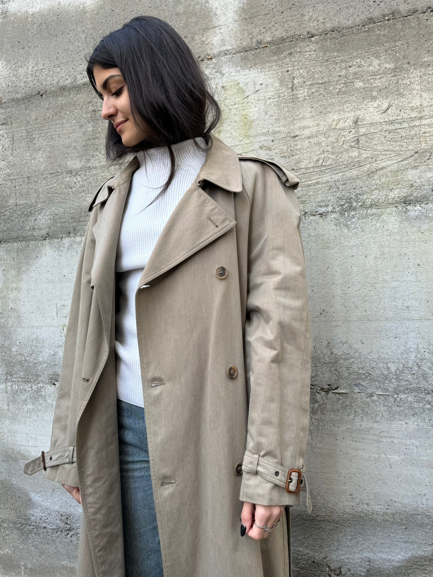 Trenchcoat sartoriale lungo doppiopetto color sabbia