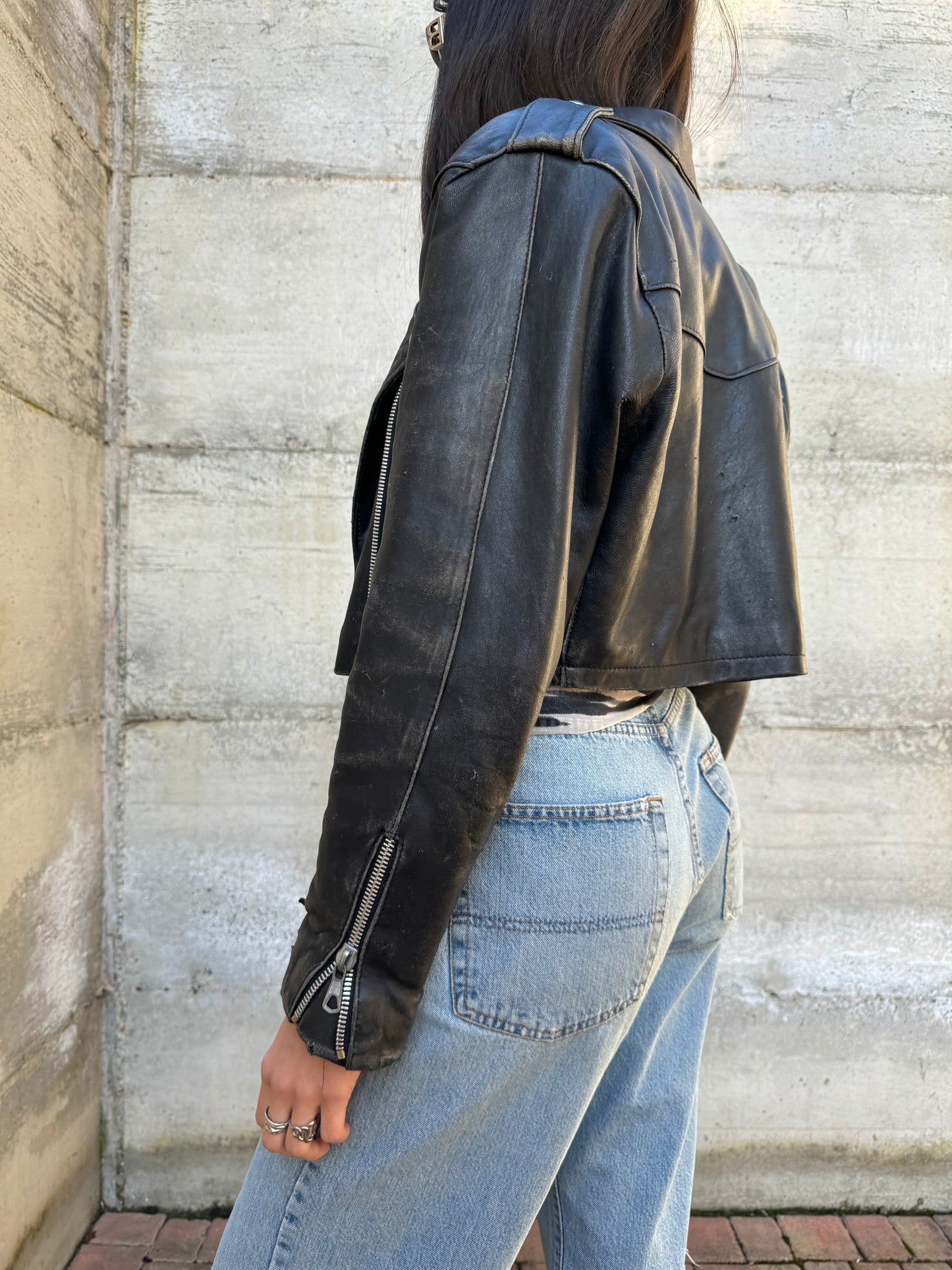 Chiodo crop in vera pelle nappata effetto used