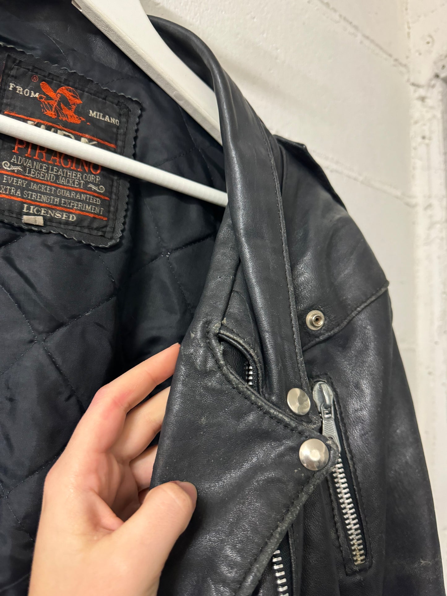 Chiodo crop in vera pelle nappata effetto used