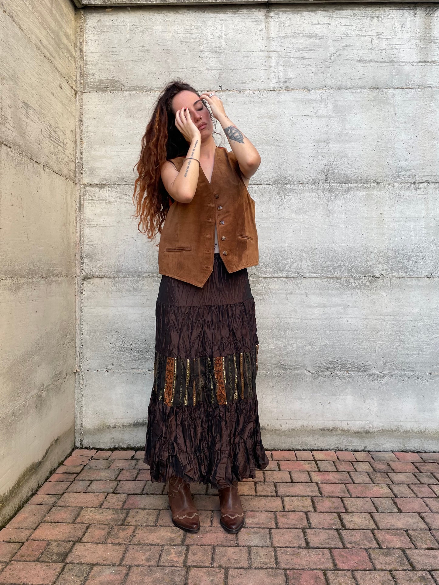 Gonna lunga marrone increspata con inserto etnico, taglia M