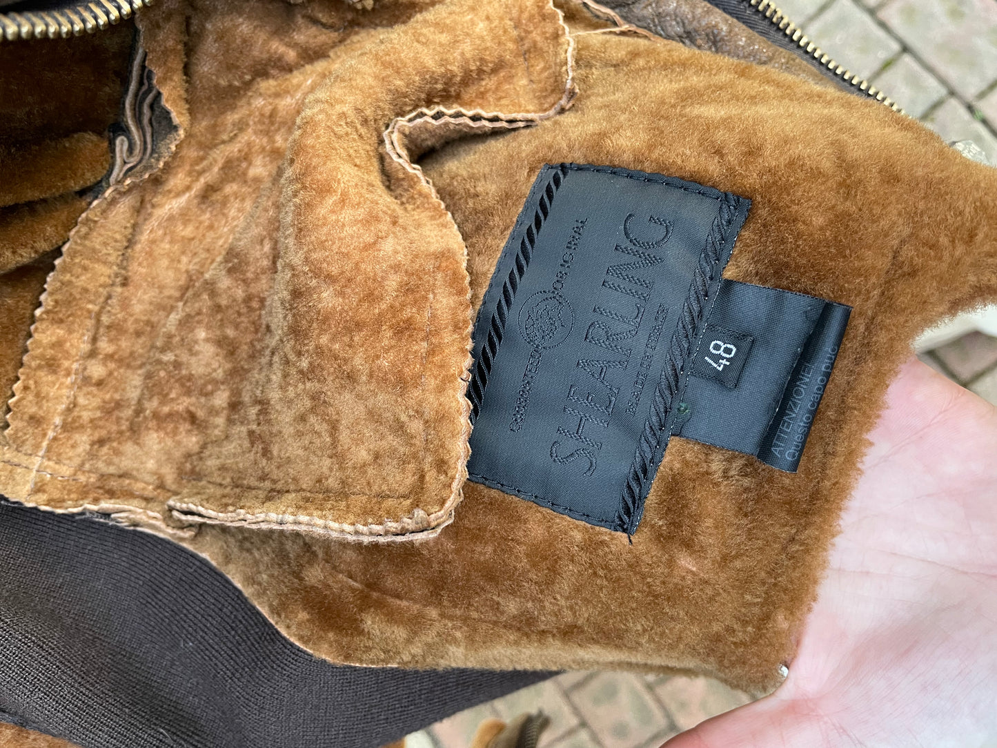 Montone Shearling originale modello slim anni 2000, esterno in nappa distressed e interno a pelo raso