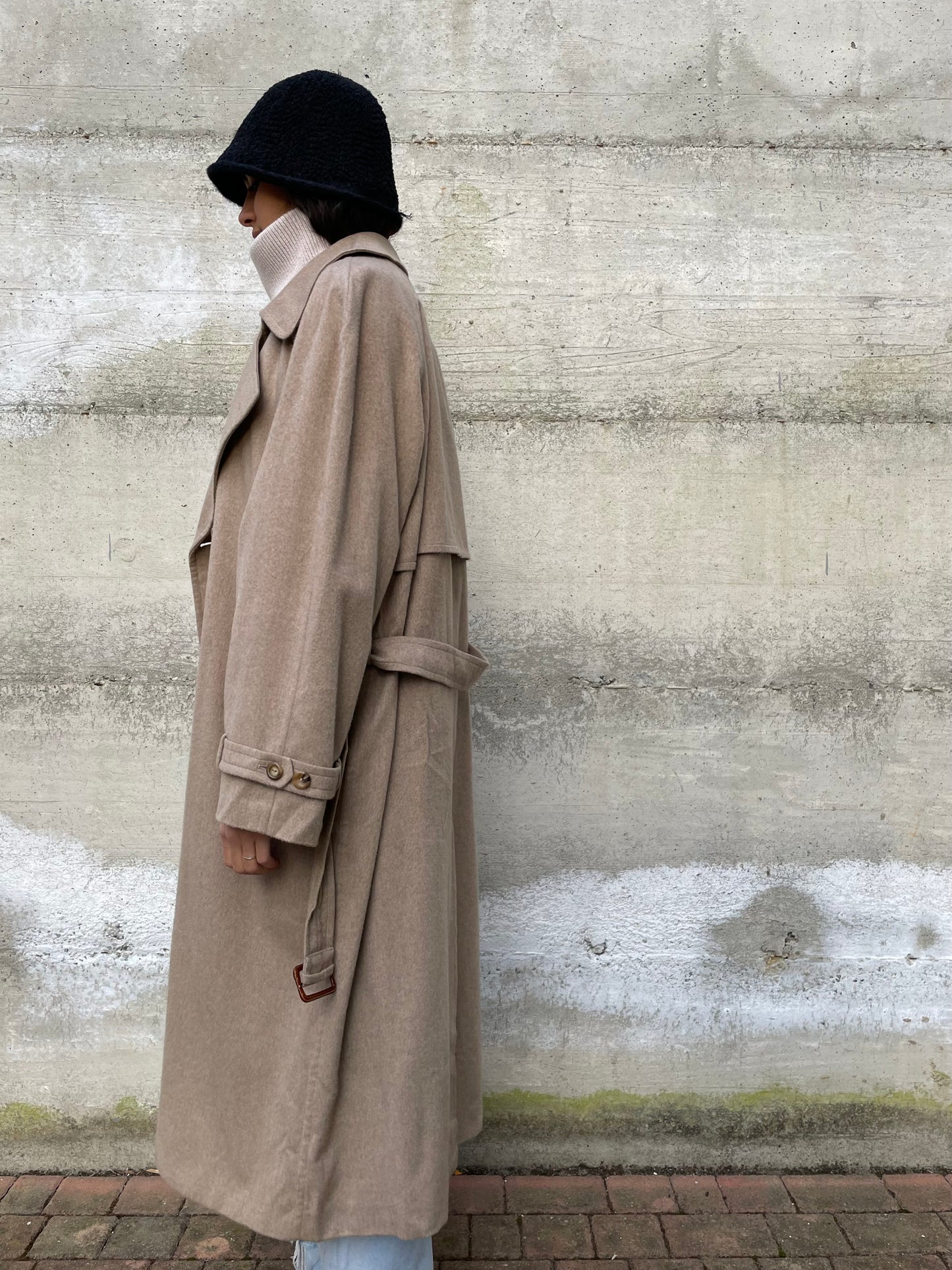 Cappotto sabbia AGNONA 100% cashmere, mezza fodera, con cintura. Taglia 48it uomo