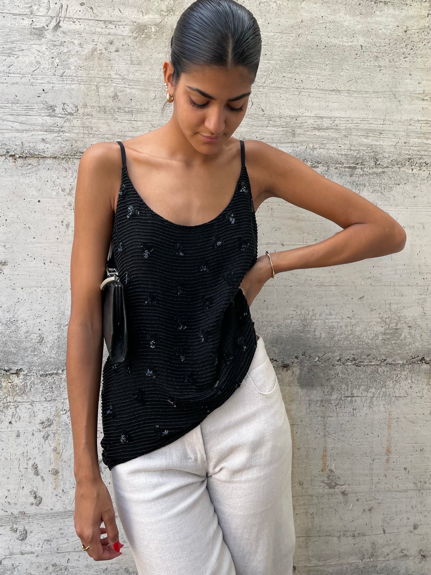 Top sartoriale MANI nero ricamato a mano - taglia M