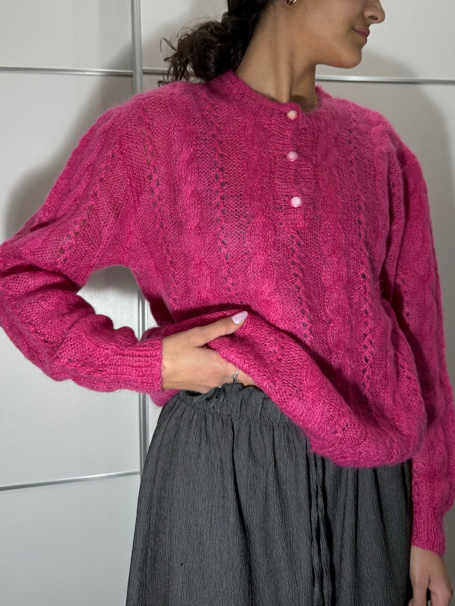 Maglione girocollo crochet fucsia in lana