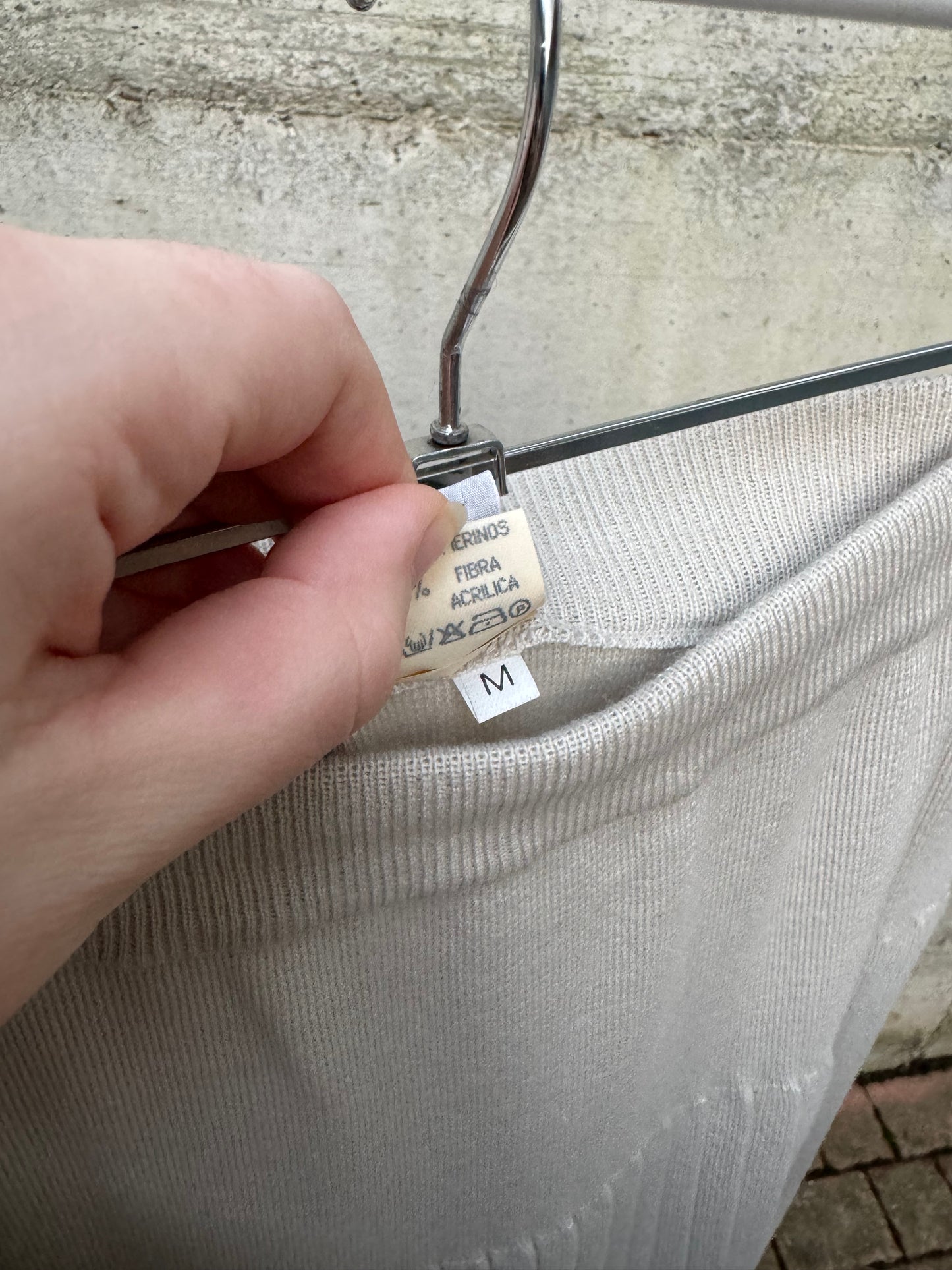 Completo in maglia sabbia, 50% lana merino, taglia M