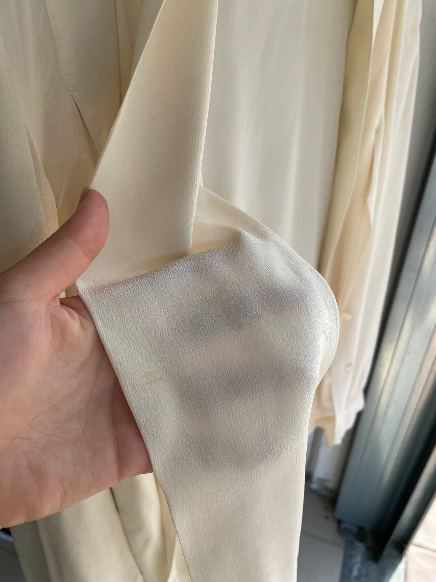 Camicia sartoriale 100% seta panna - nodo frontale