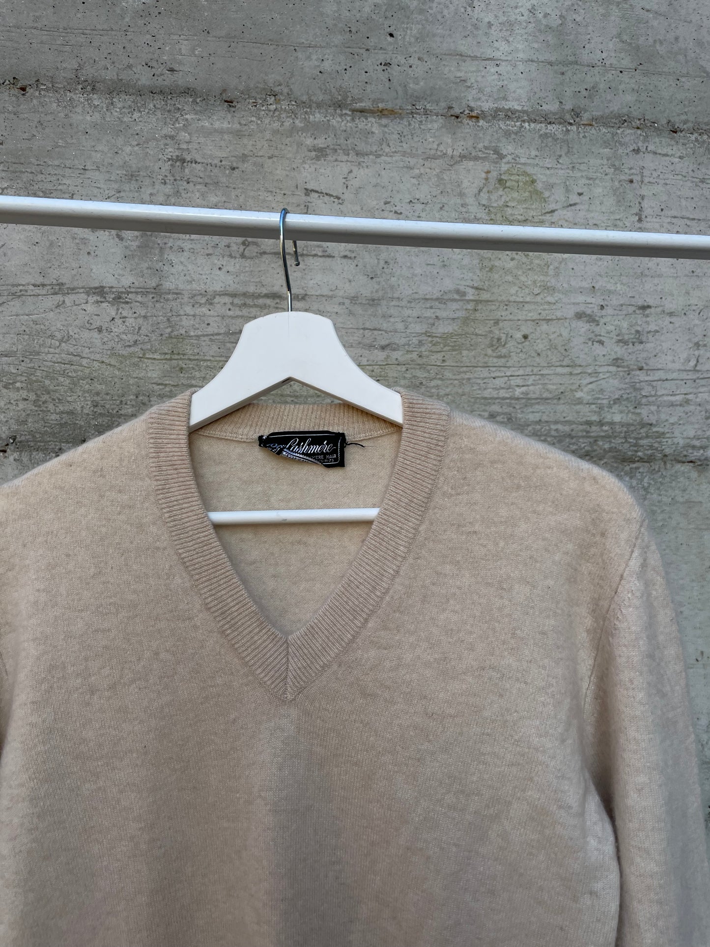 Maglioncino scollo a V sabbia 100% cashmere, taglia M