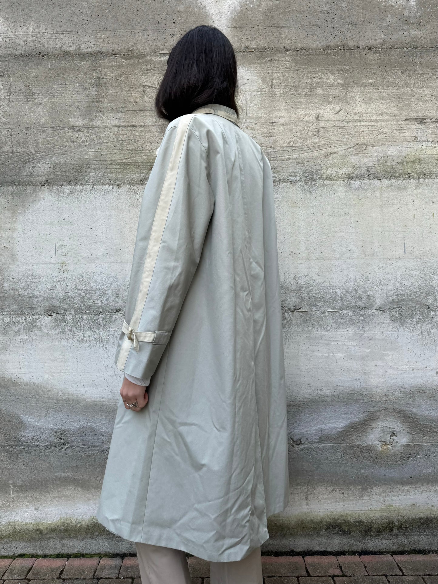 Trenchcoat monopetto sartoriale ghiaccio con collo alla coreana, in misto cotone, tessuti NINO