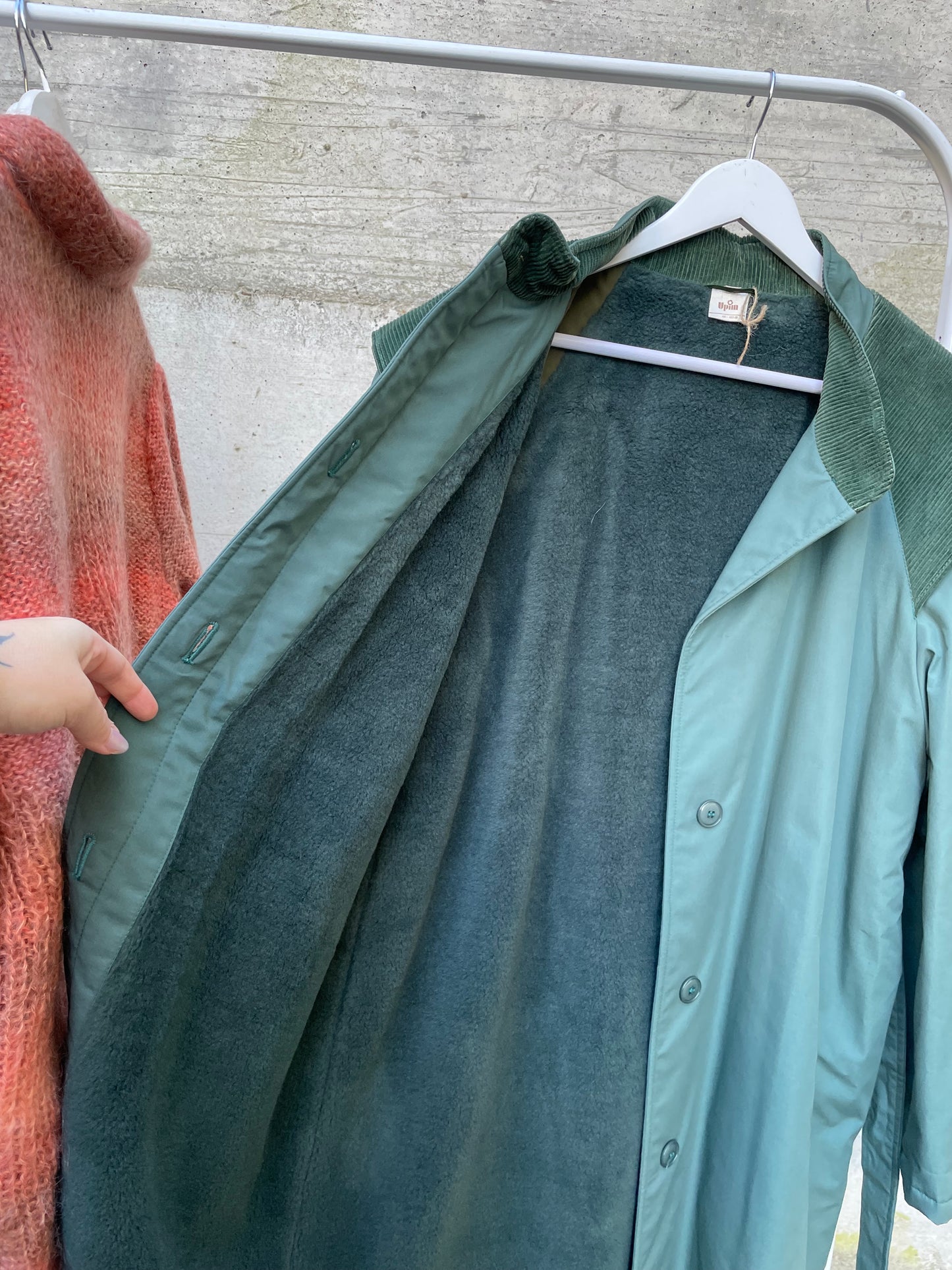 Trenchcoat invernale imbottito con cintura