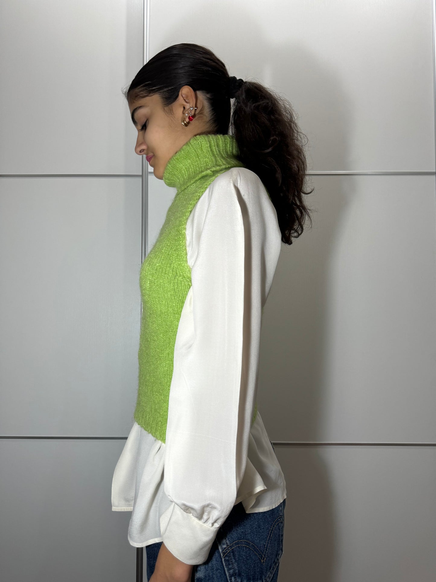 Gilet a collo alto crochet verde mela, misto kid mohair