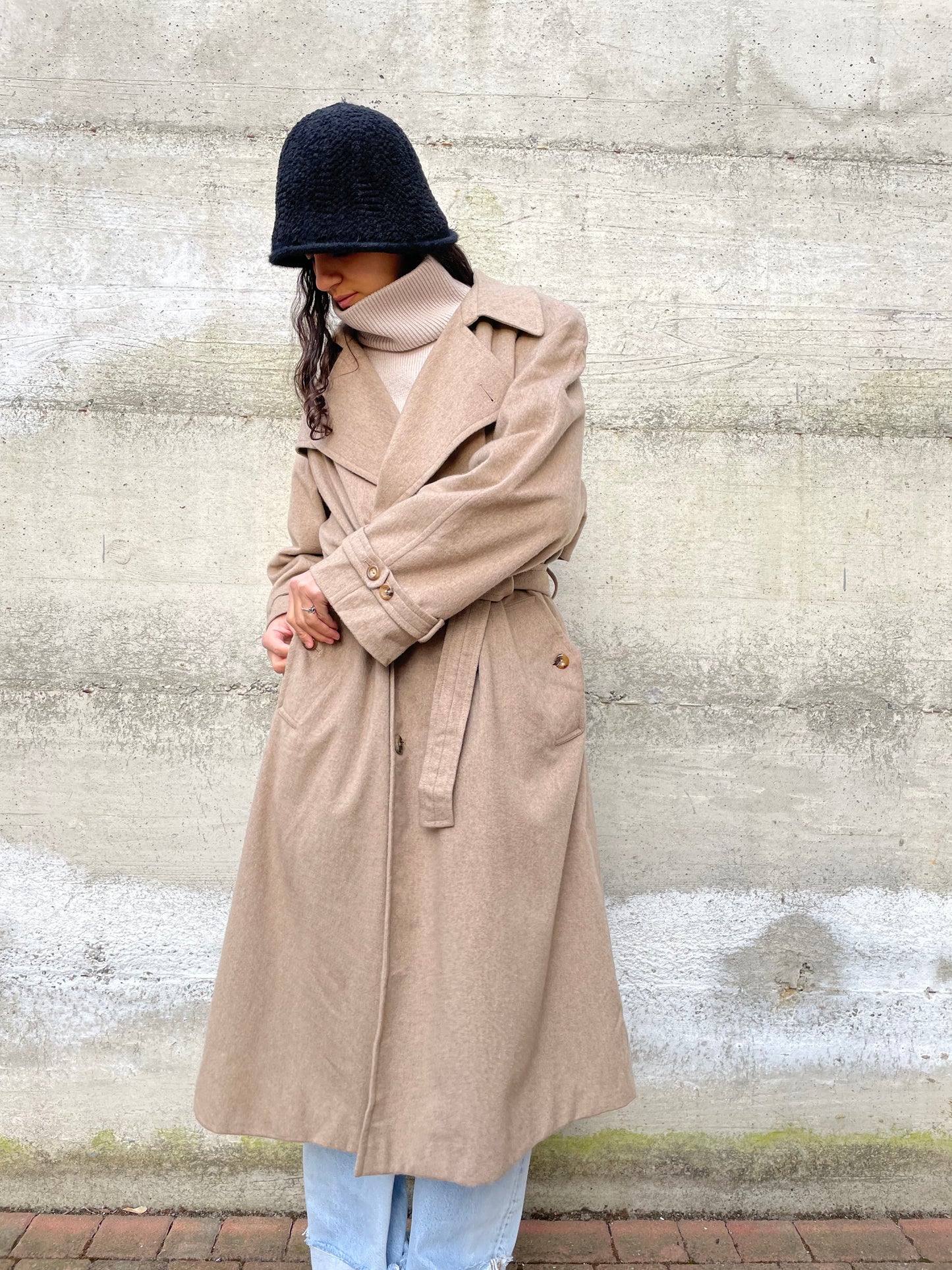 Cappotto sabbia AGNONA 100% cashmere, mezza fodera, con cintura. Taglia 48it uomo