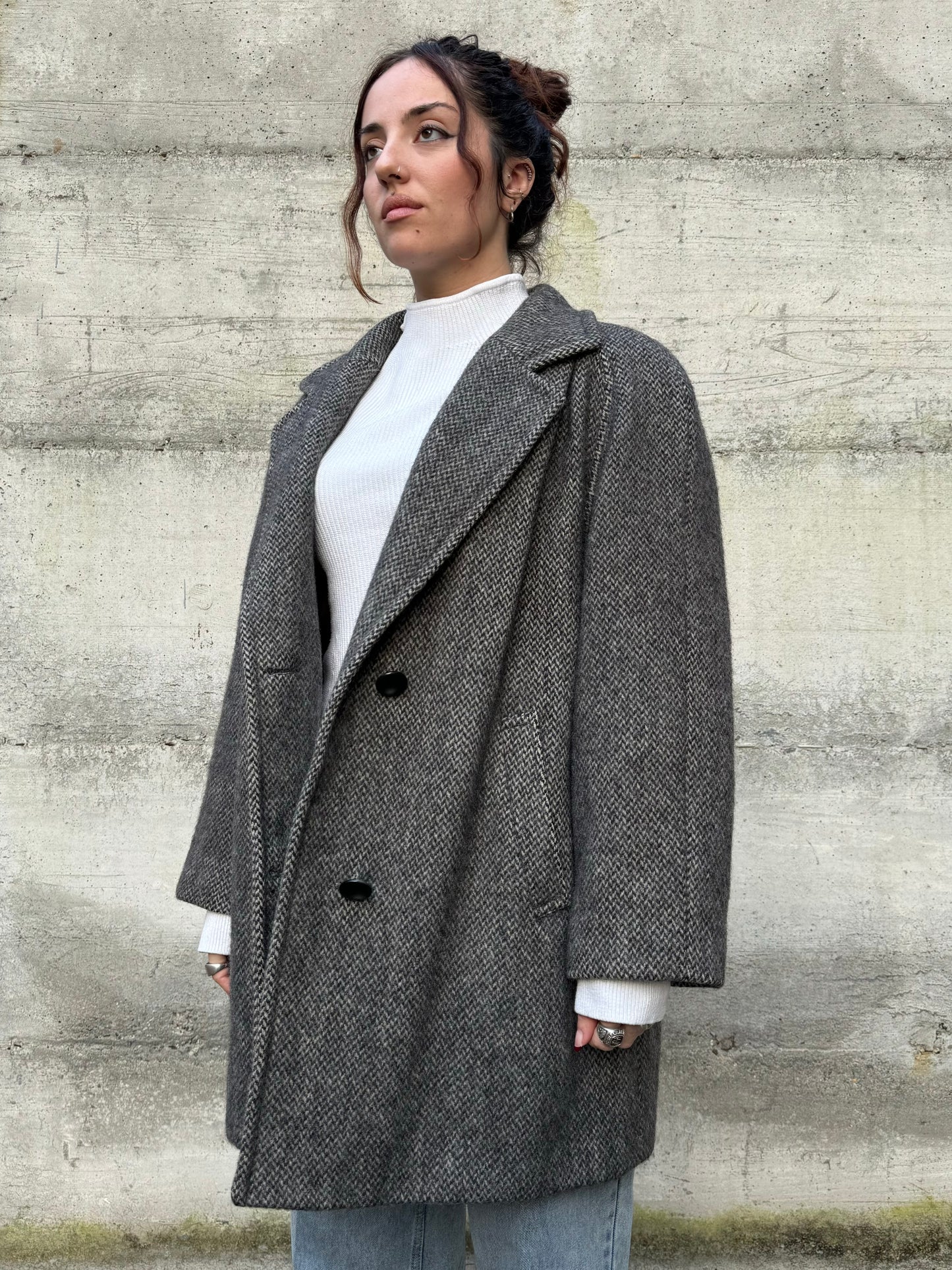 Cappotto corto sartoriale grigio spigato in pura lana vergine