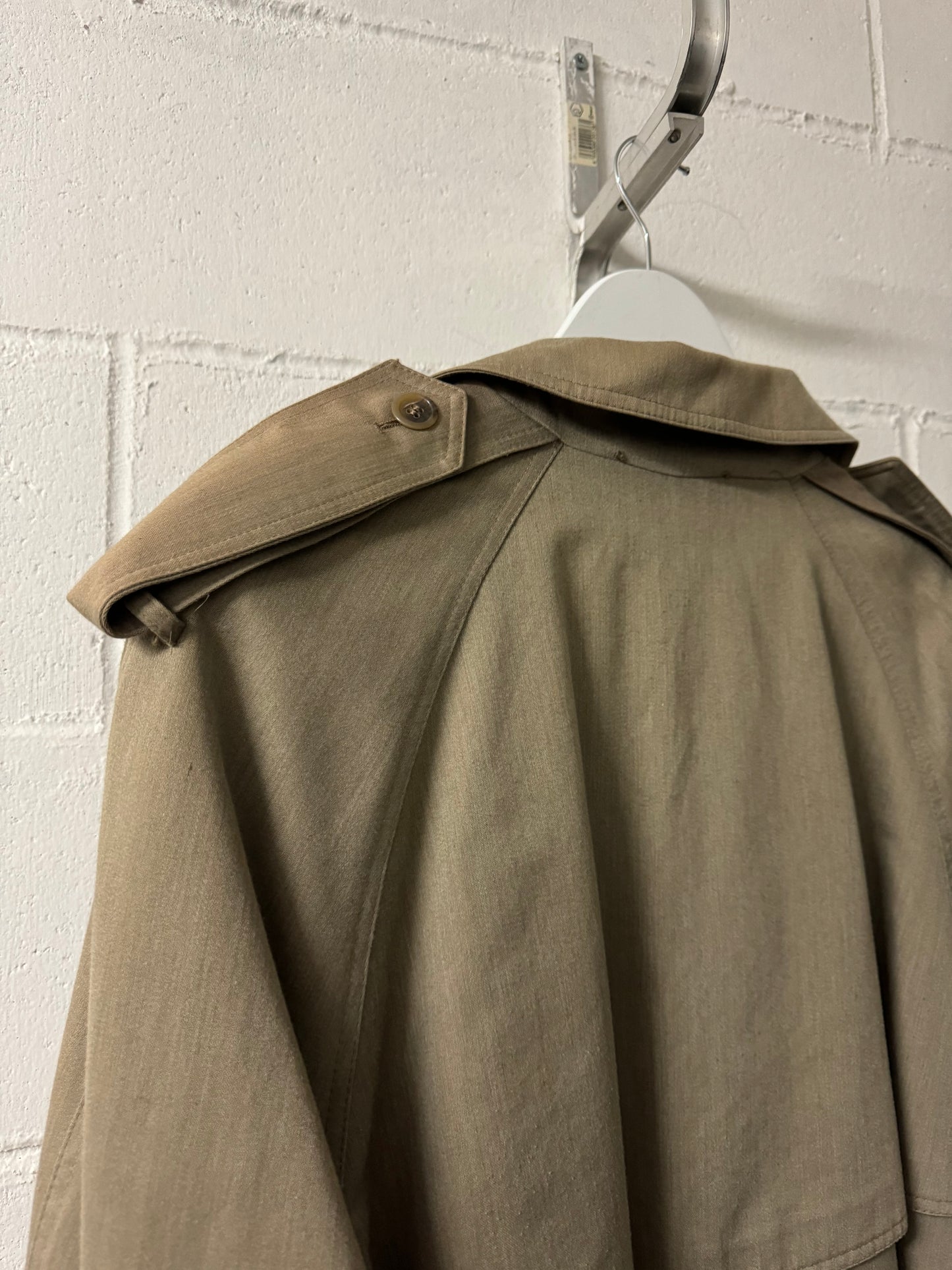 Trenchcoat sartoriale lungo doppiopetto color sabbia