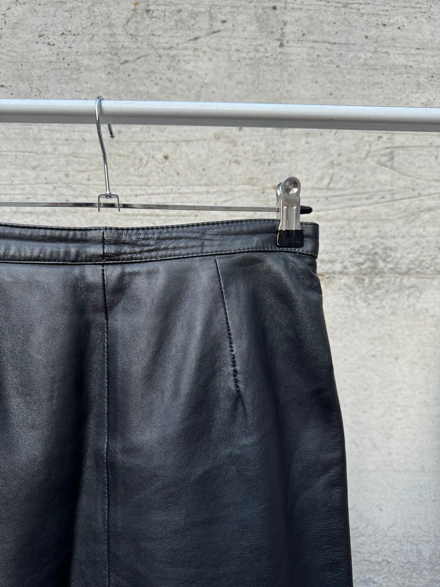 Minigonna in vera pelle, taglia 40it