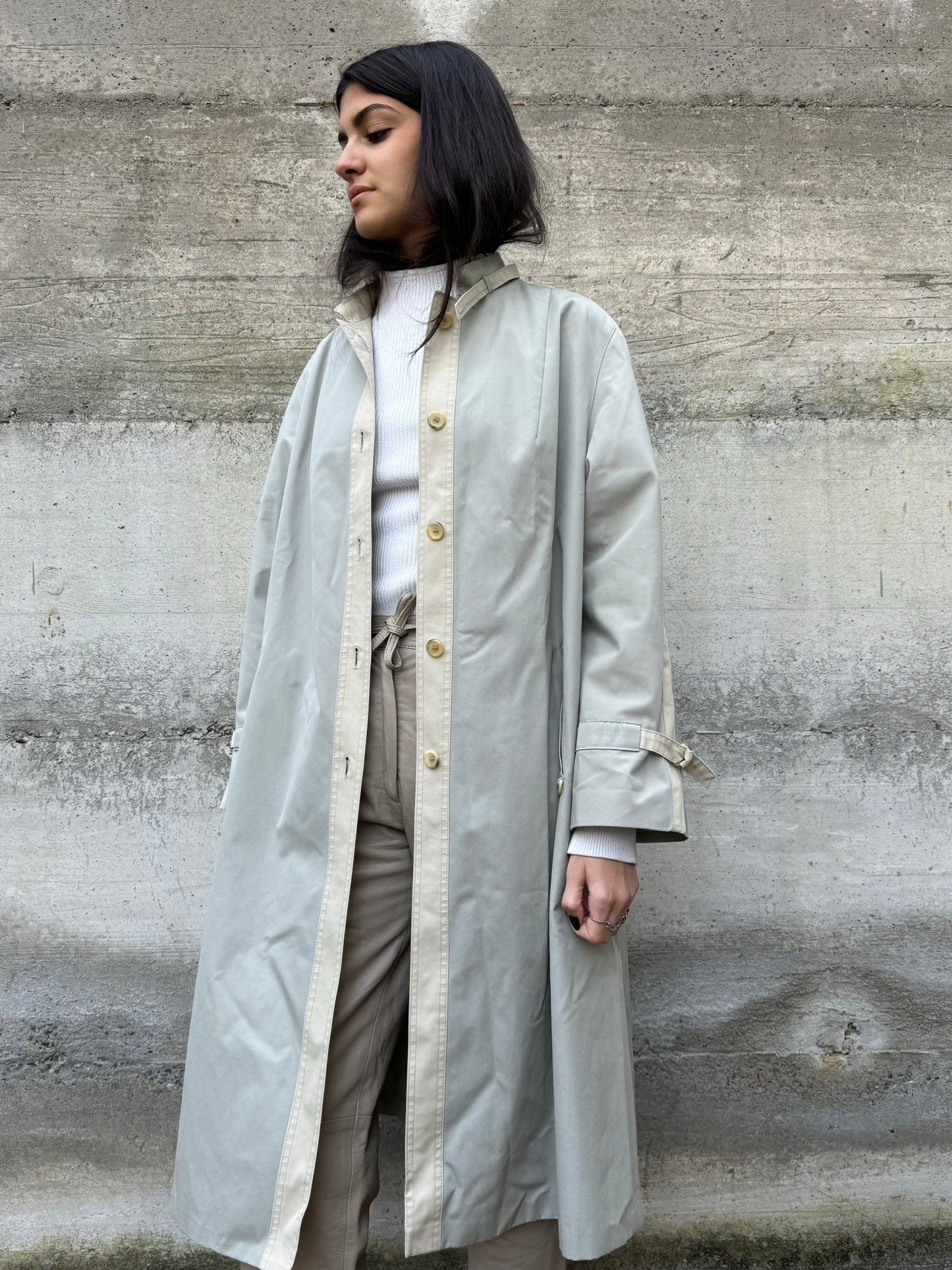 Trenchcoat monopetto sartoriale ghiaccio con collo alla coreana, in misto cotone, tessuti NINO
