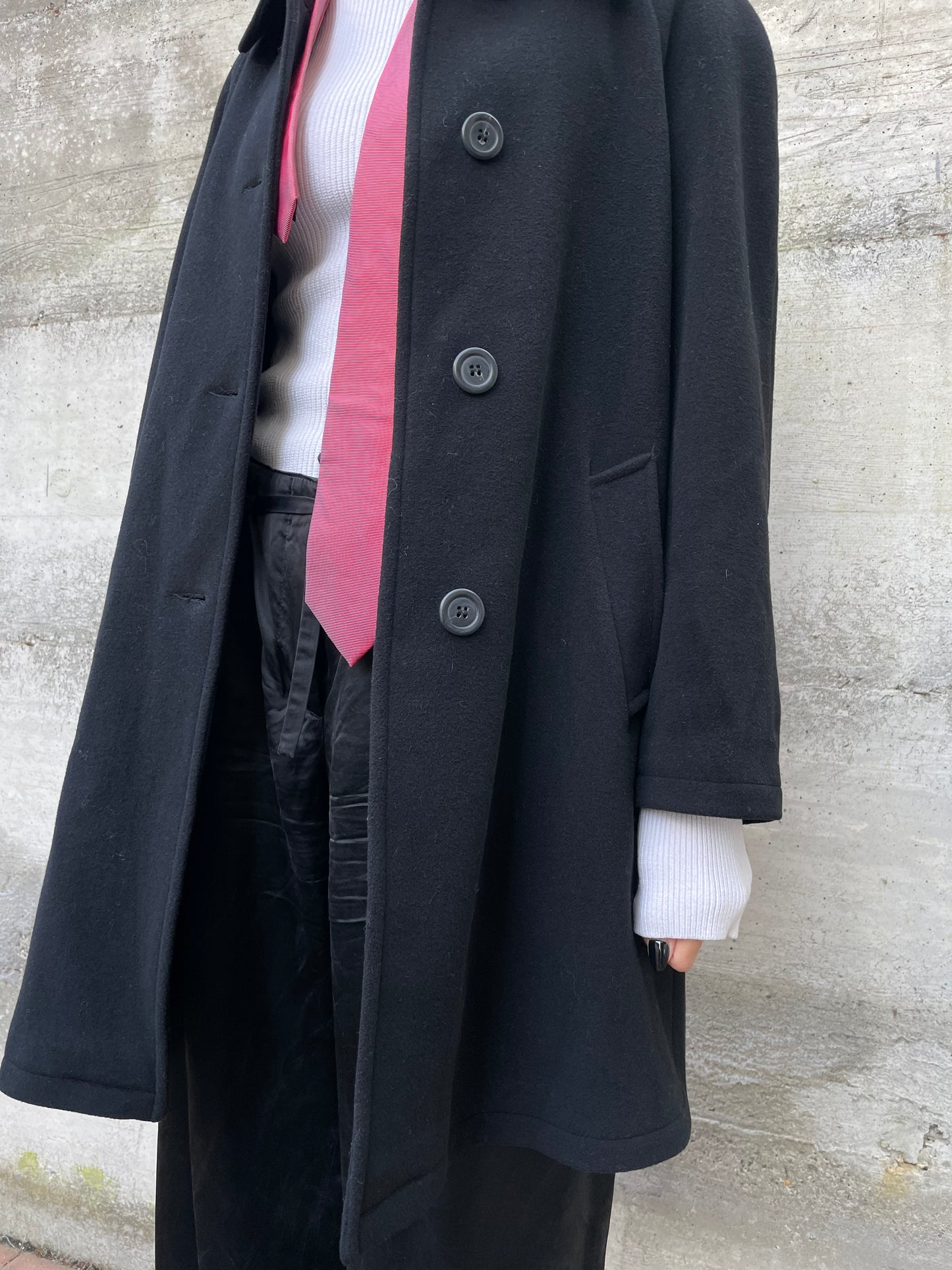 Cappotto nero sartoriale monopetto in pura lana
