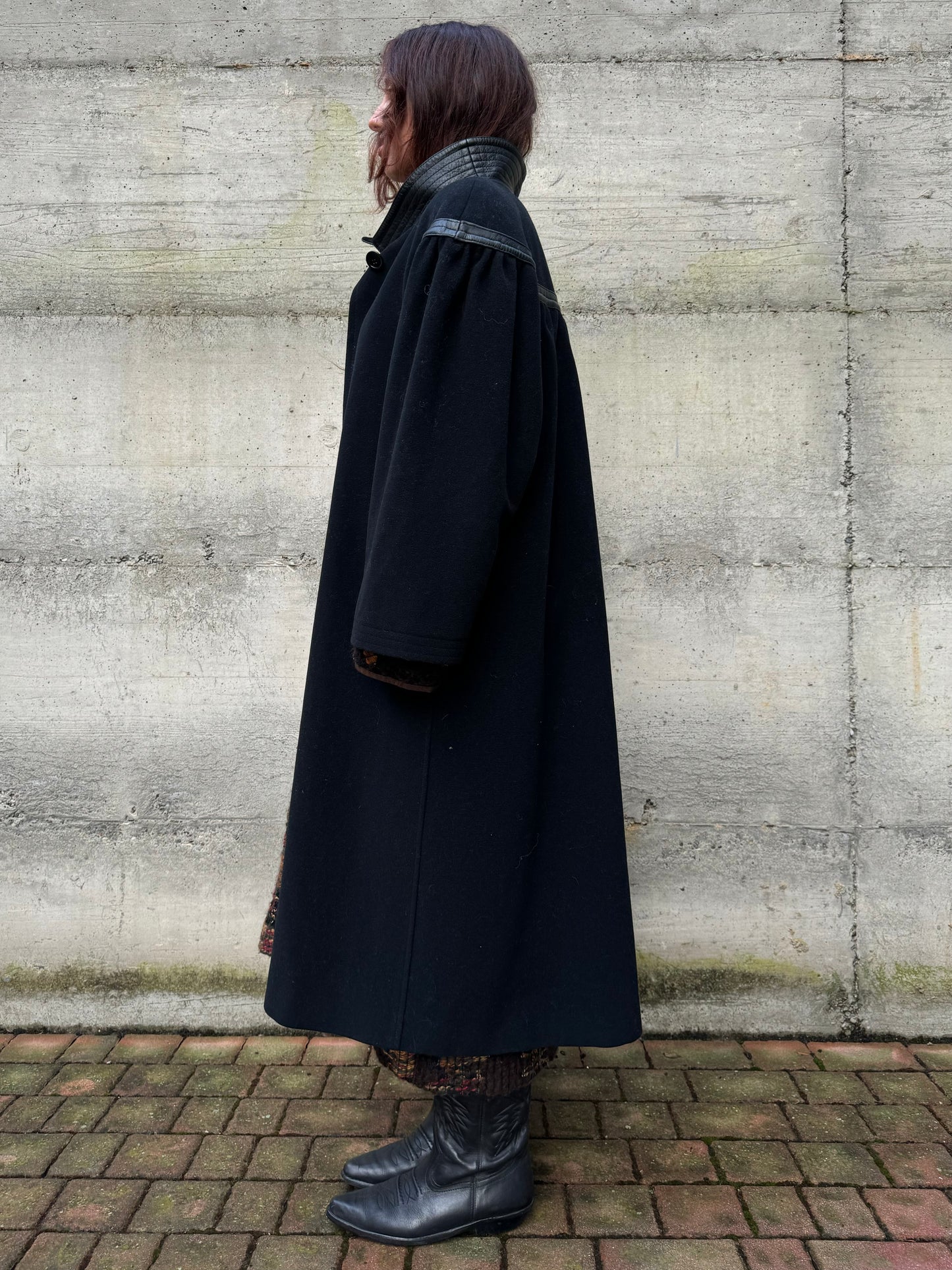 Cappotto a mantella 80s sartoriale 100% lana, con inserti in nappa