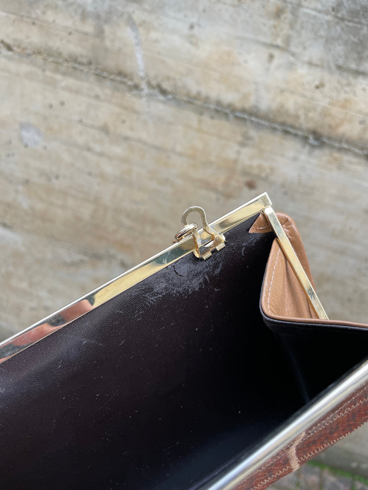 Clutch con tracolla a catena vera pelle