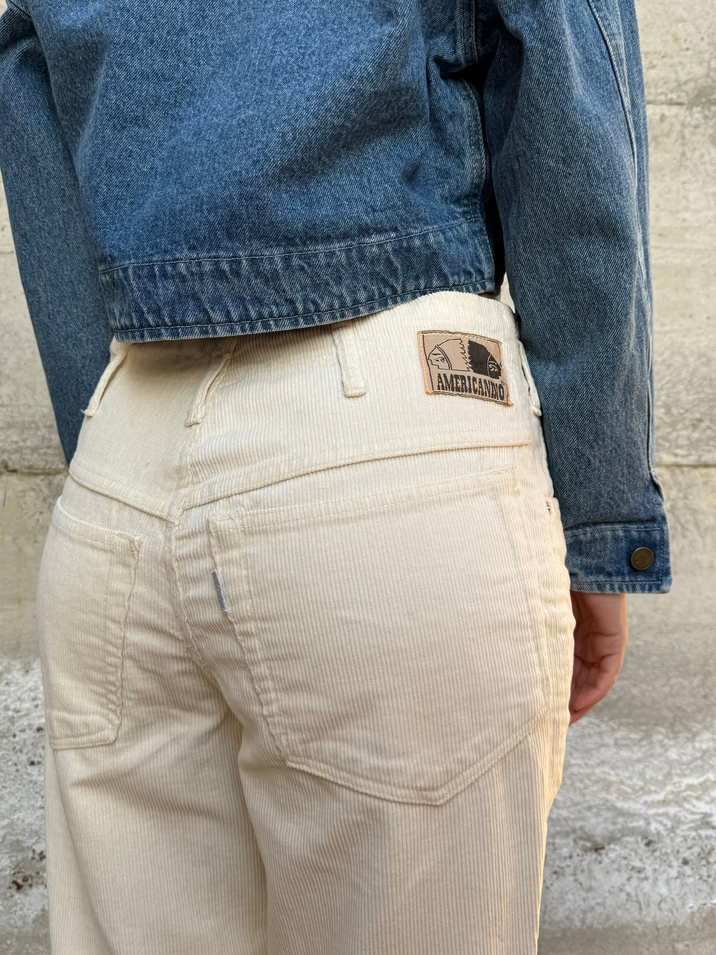 Pantalone AMERICANINO in velluto millerighe color burro