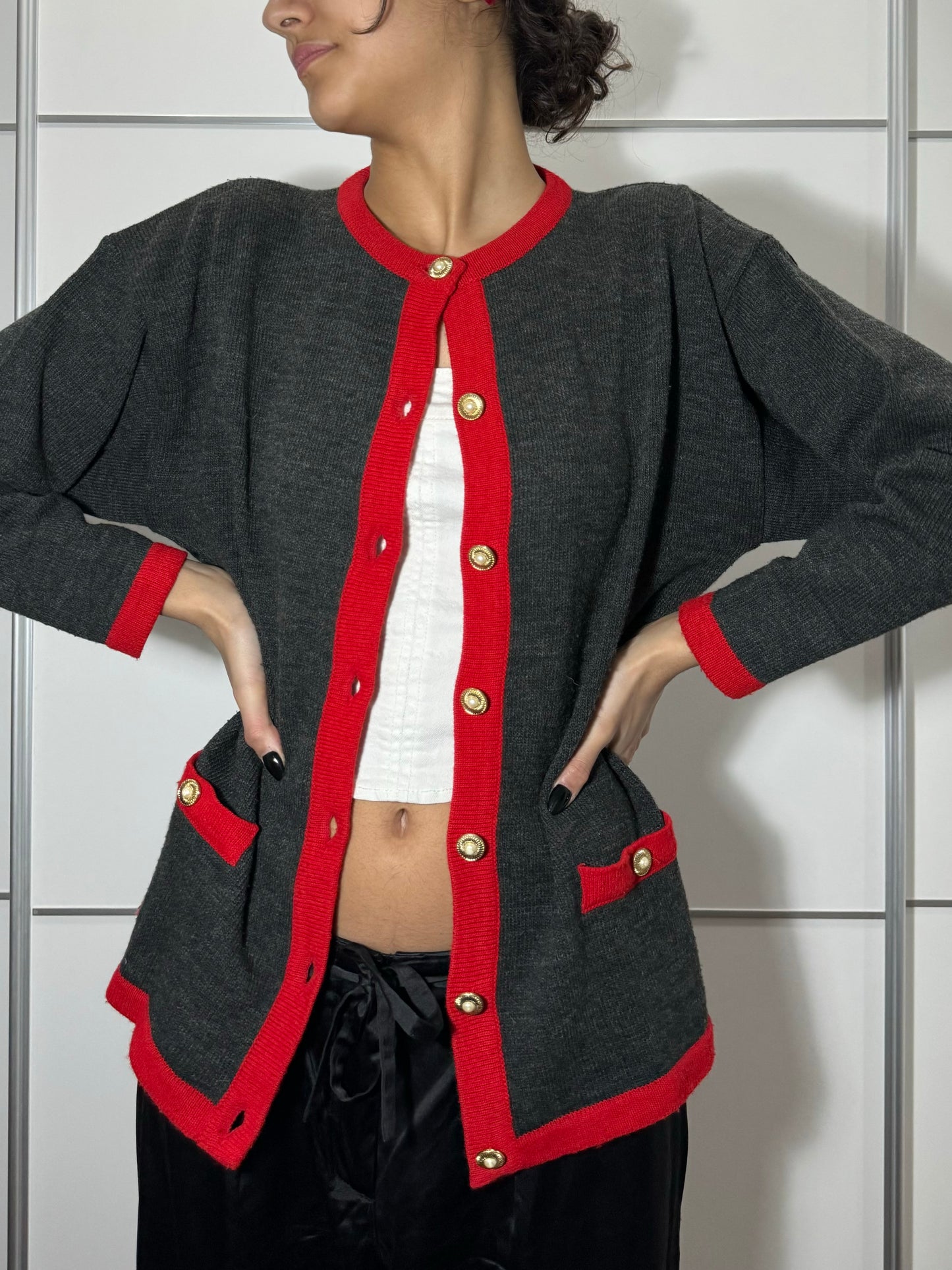 Cardigan girocollo in misto lana con bottoni gioiello