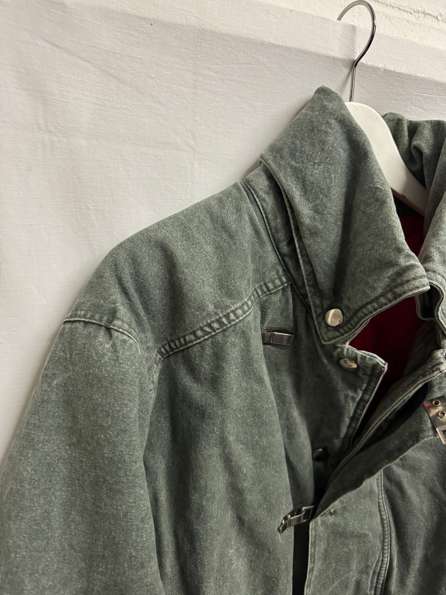 Bomber unisex trapuntato anni 80, in denim grigio con fodera rossa