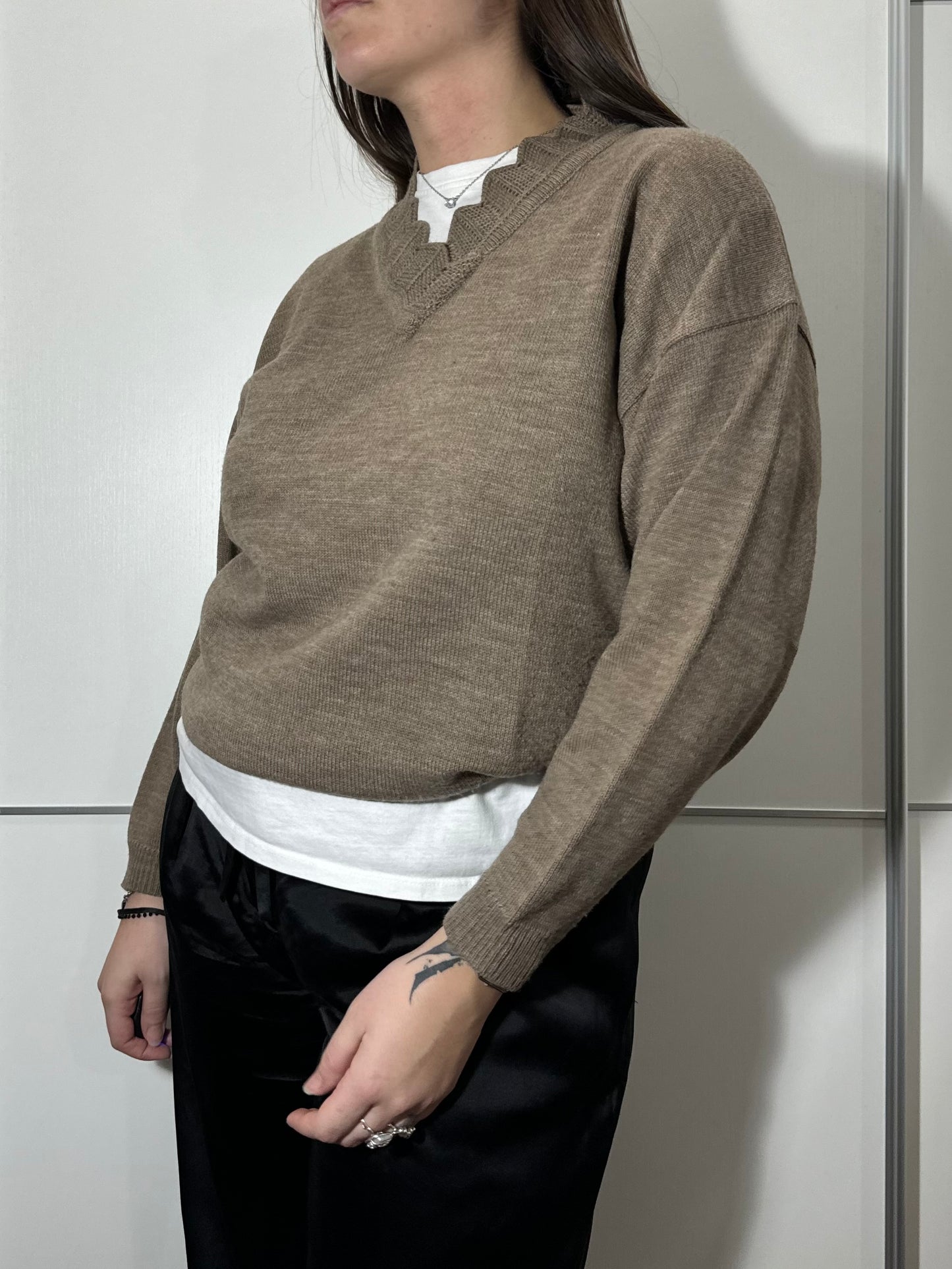 Pullover leggero in misto lana con scollo a V lavorato