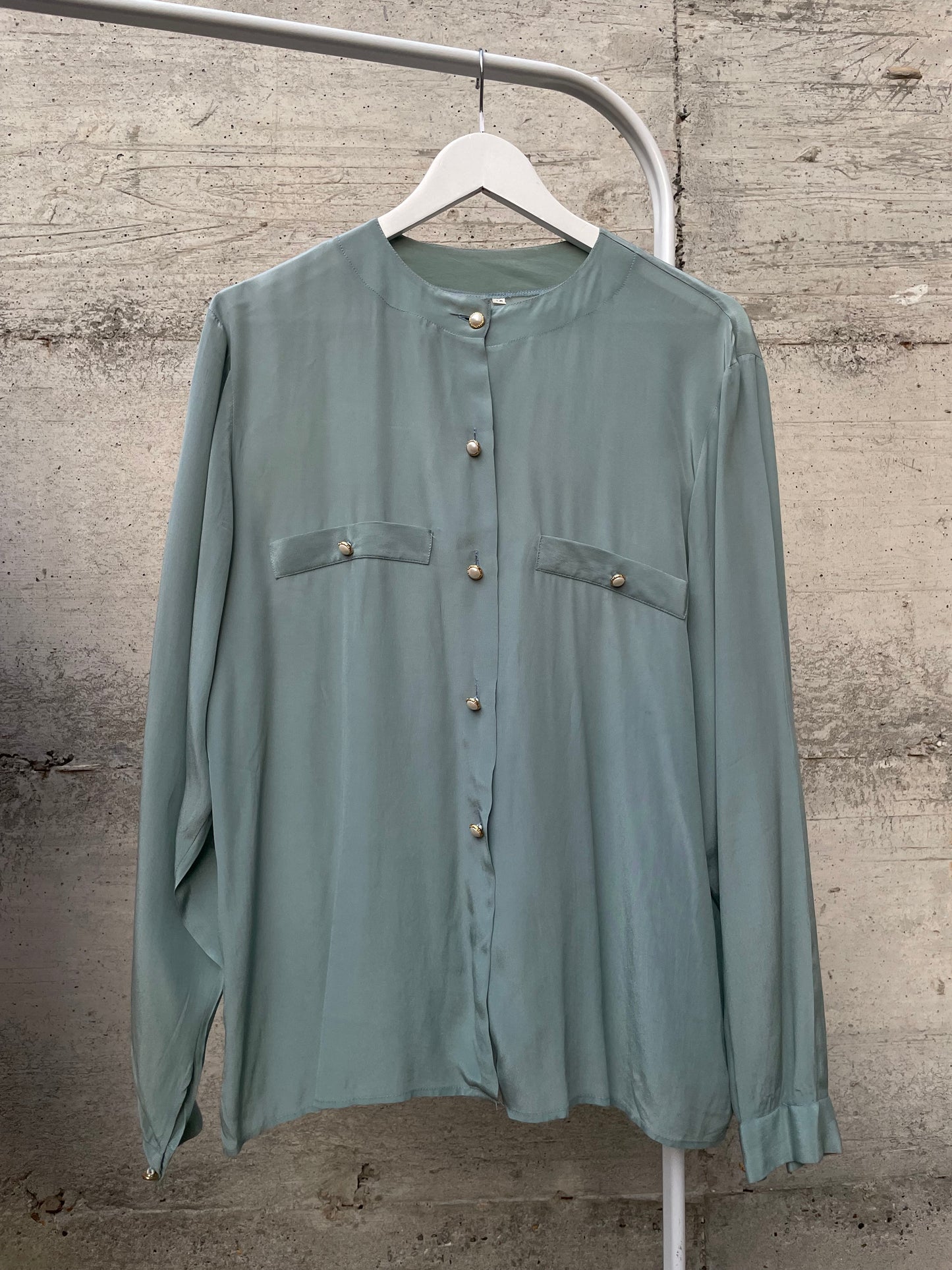 Camicia turchese in misto seta con bottoni gioiello - taglia M