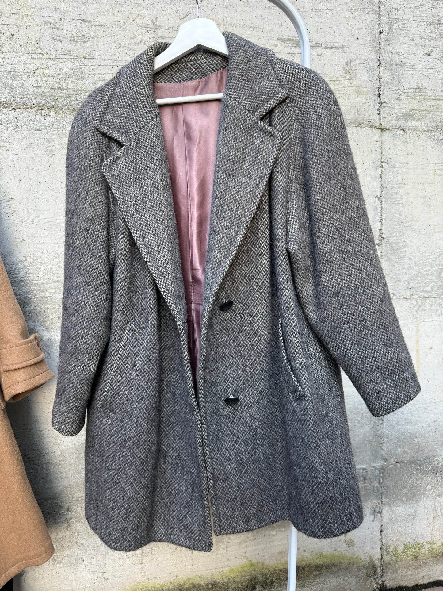 Cappotto corto sartoriale grigio spigato in pura lana vergine
